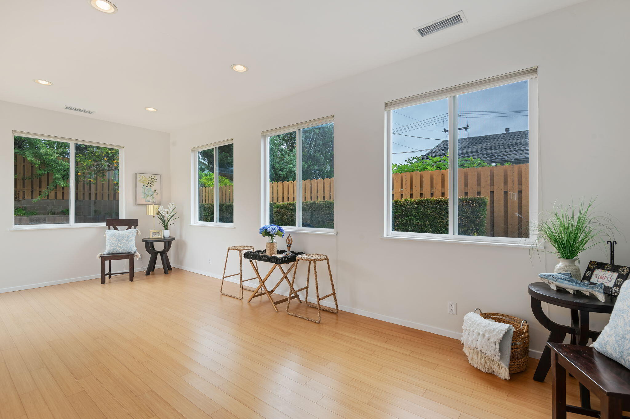 Goleta, California 93117, United States, 3 Bedrooms Bedrooms, ,2 BathroomsBathrooms,Residential,Active,145231