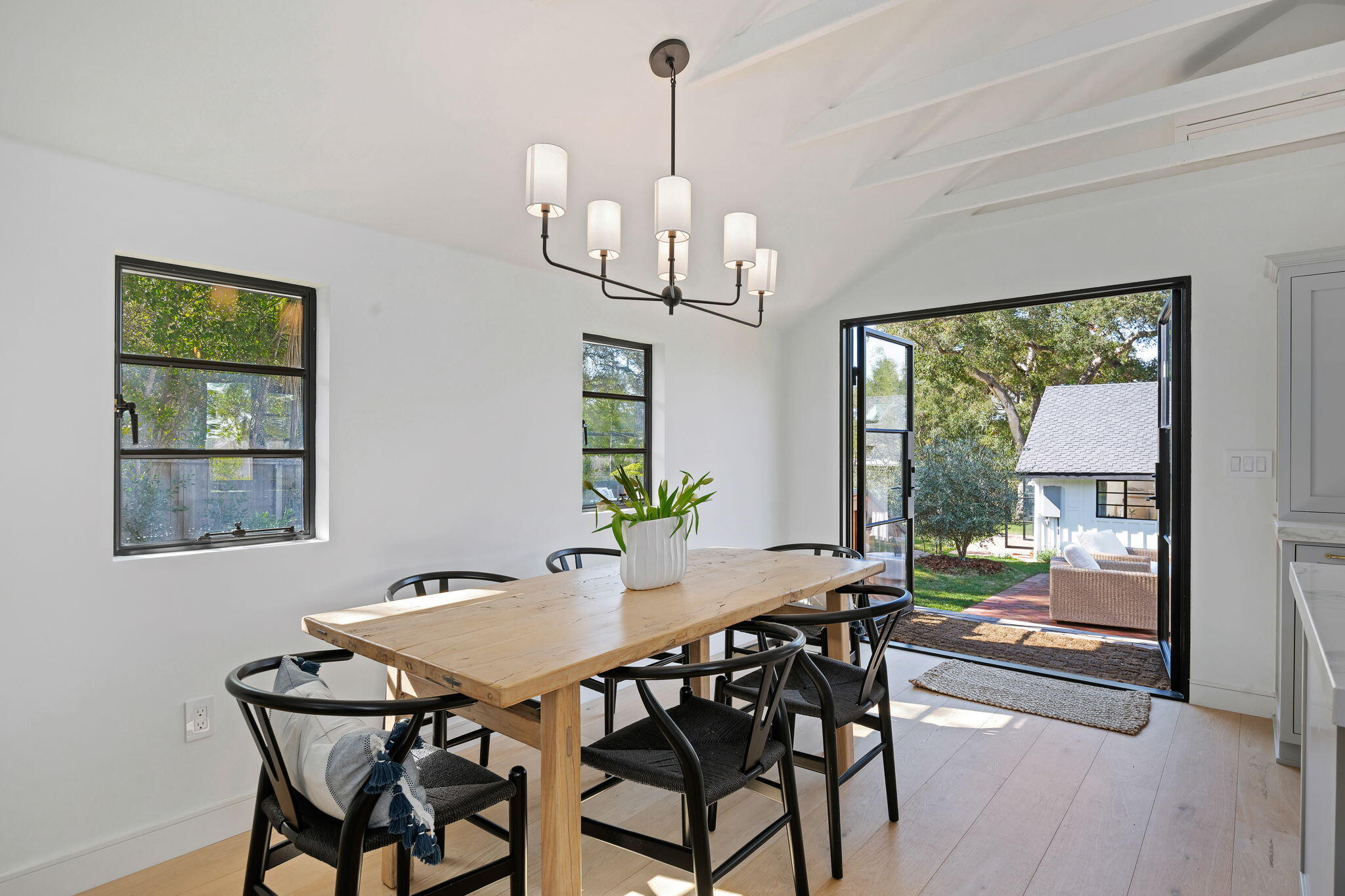 Montecito, California 93108, United States, 3 Bedrooms Bedrooms, ,4 BathroomsBathrooms,Residential,Active,5920