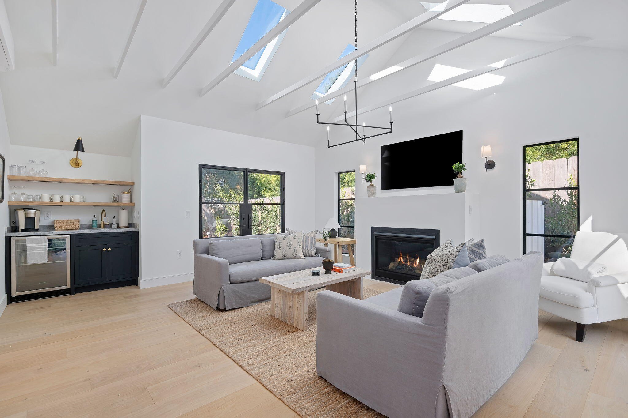 Montecito, California 93108, United States, 3 Bedrooms Bedrooms, ,4 BathroomsBathrooms,Residential,Active,5920