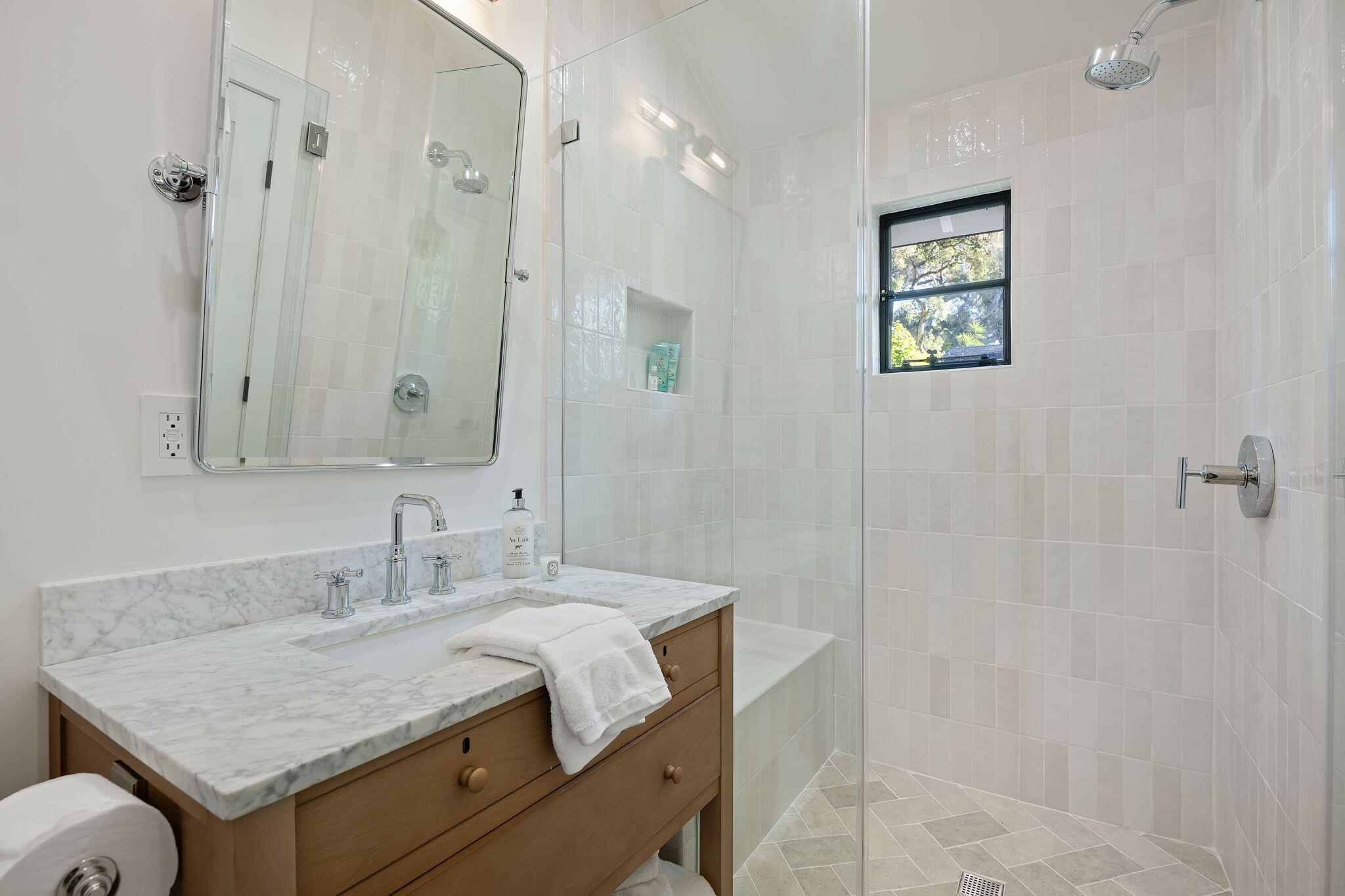 Montecito, California 93108, United States, 3 Bedrooms Bedrooms, ,4 BathroomsBathrooms,Residential,Active,5920