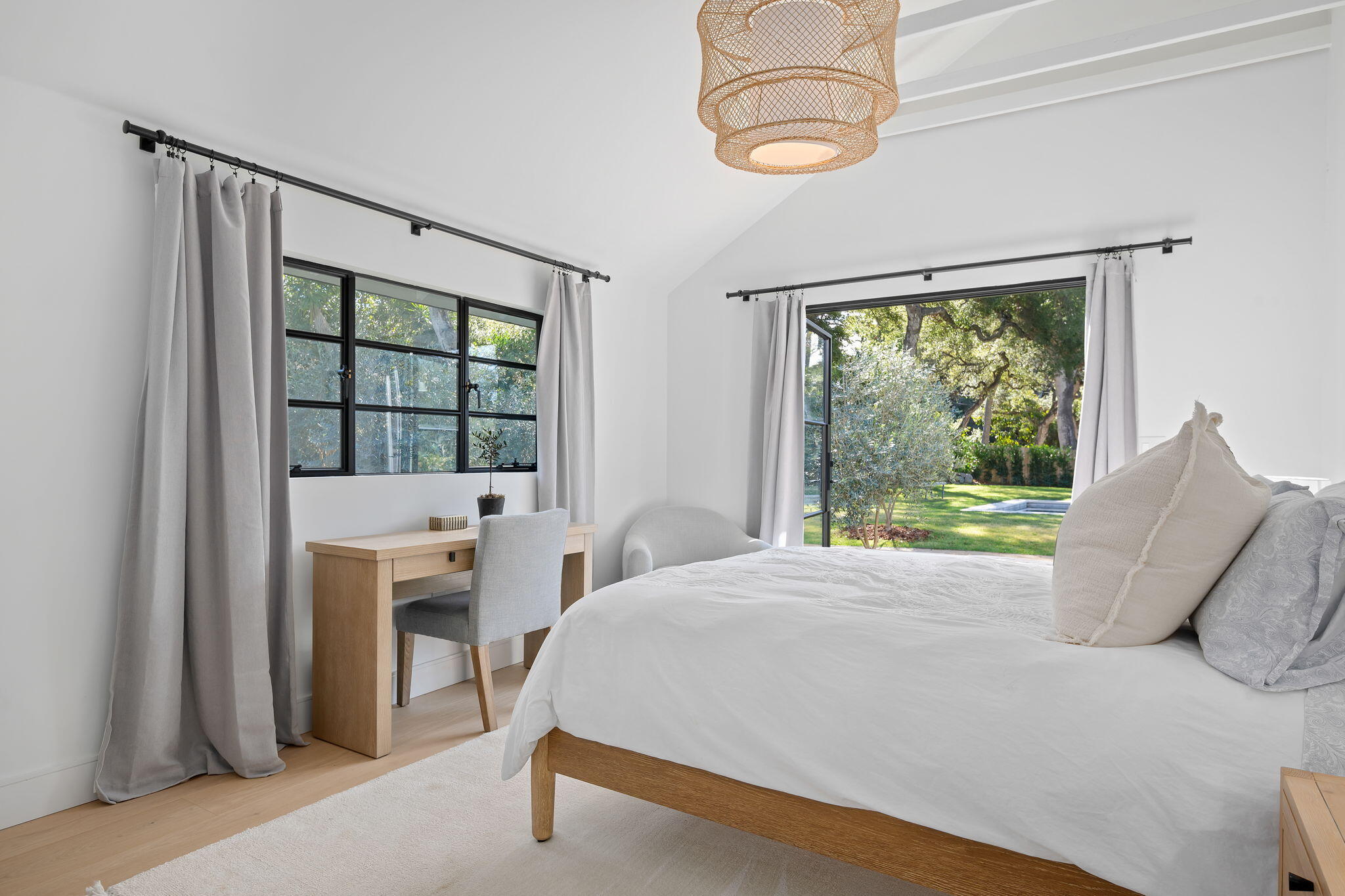 Montecito, California 93108, United States, 3 Bedrooms Bedrooms, ,4 BathroomsBathrooms,Residential,Active,5920