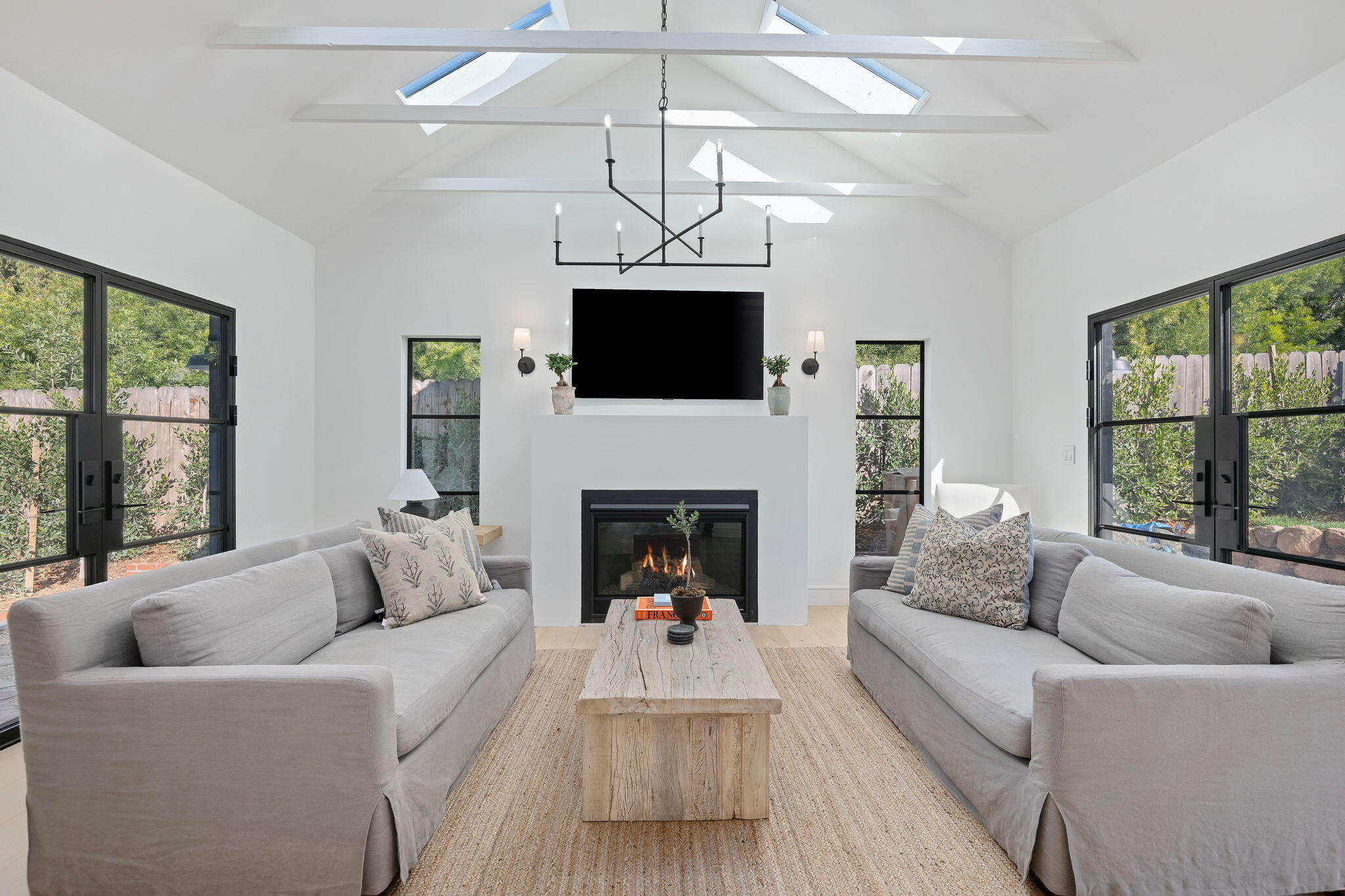 Montecito, California 93108, United States, 3 Bedrooms Bedrooms, ,4 BathroomsBathrooms,Residential,Active,5920