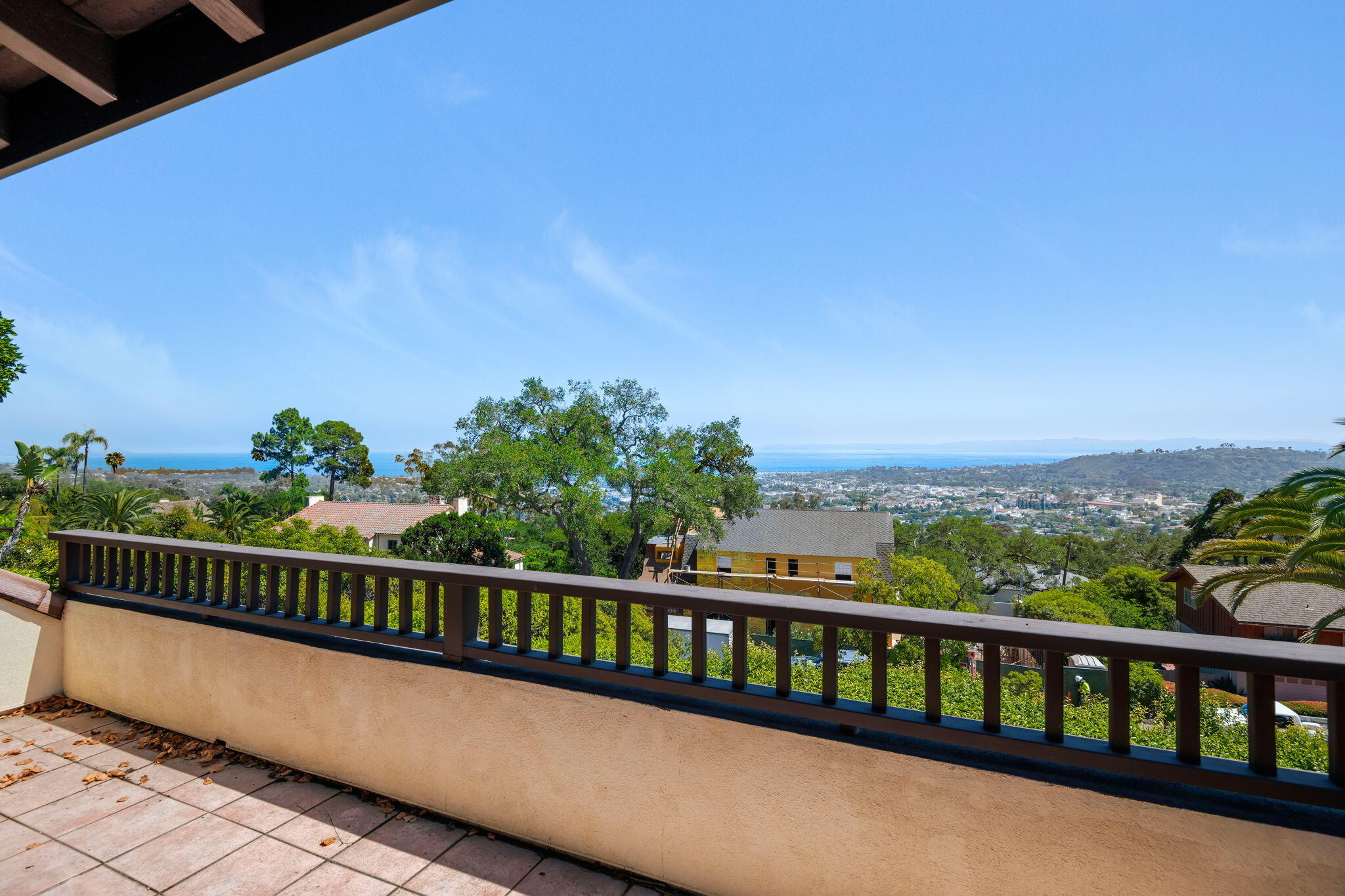 Santa Barbara, California 93103, United States, 3 Bedrooms Bedrooms, ,3 BathroomsBathrooms,Residential,Pending,180547
