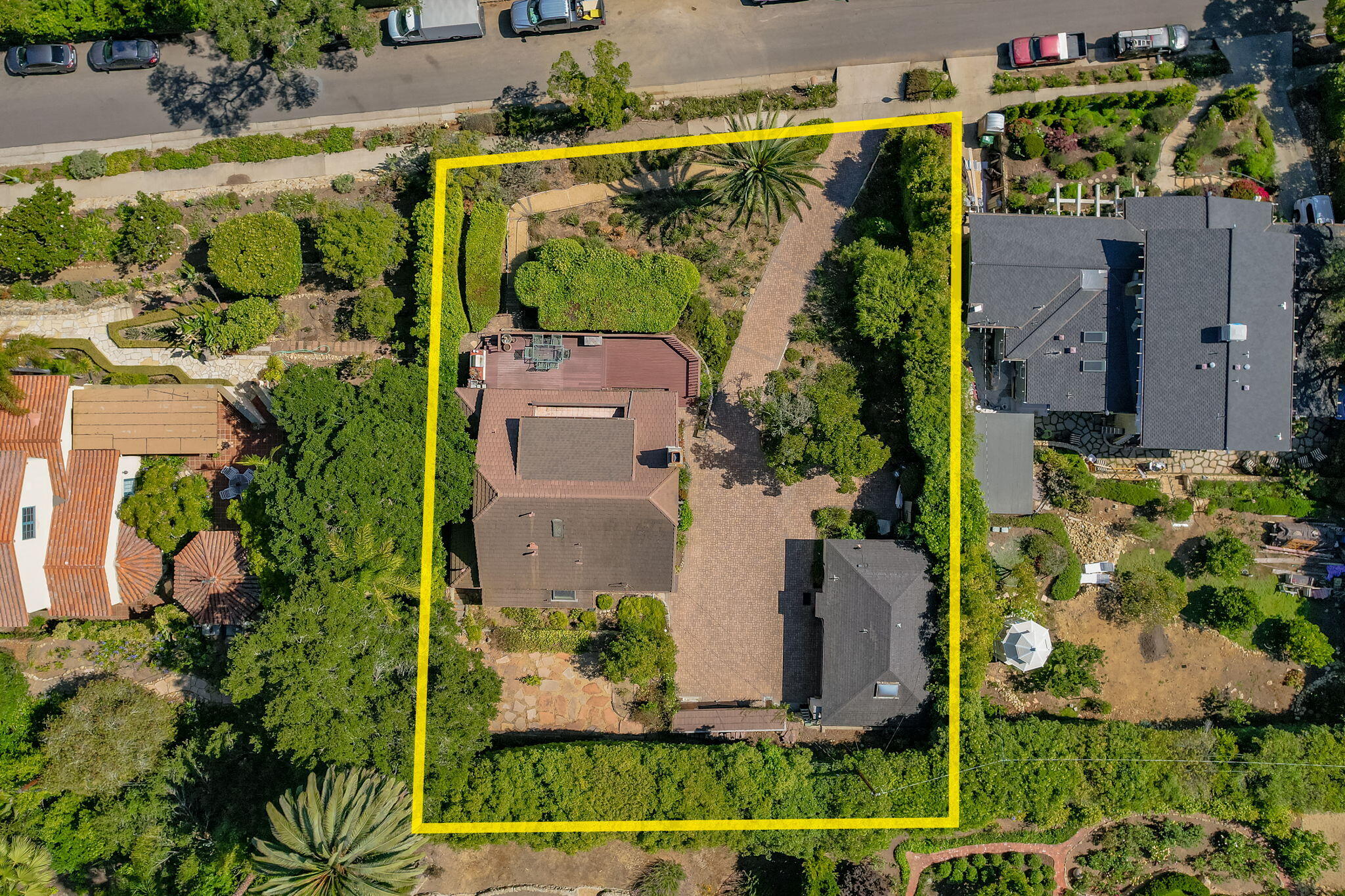 Santa Barbara, California 93103, United States, 3 Bedrooms Bedrooms, ,3 BathroomsBathrooms,Residential,Pending,180547