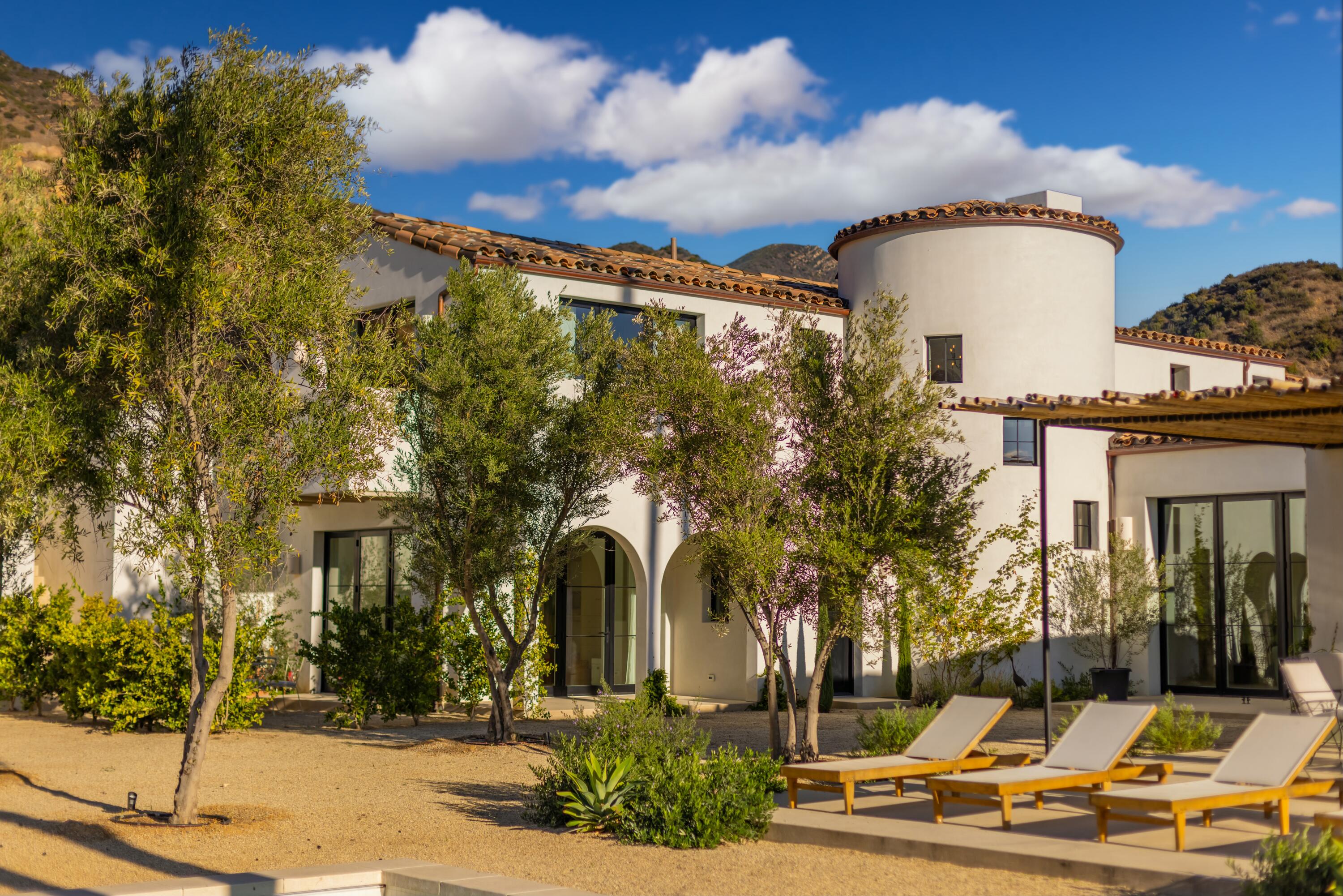 Ojai, California 93023, United States, 4 Bedrooms Bedrooms, ,5 BathroomsBathrooms,Residential,Active,5399