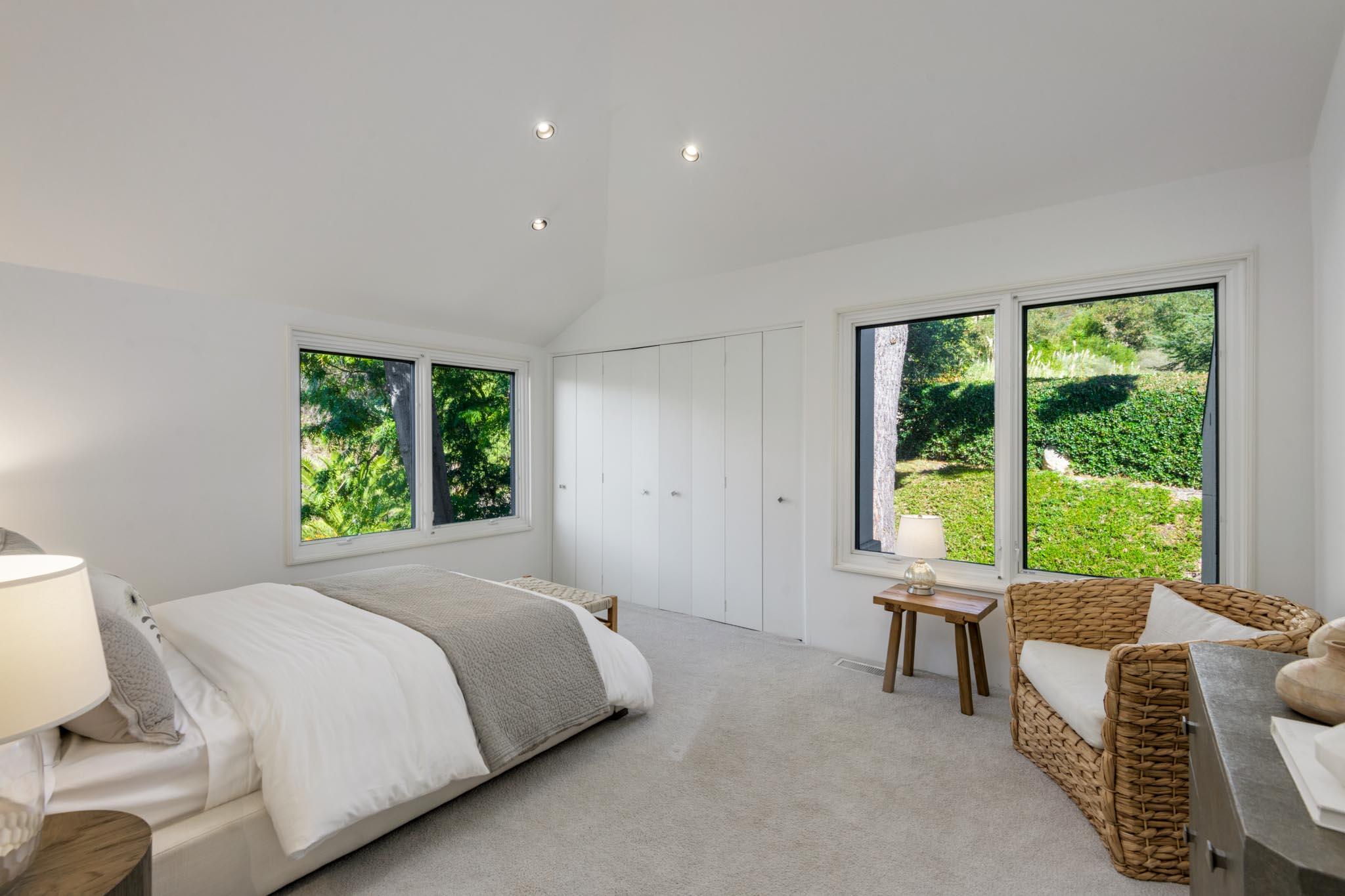 Santa Barbara, California 93103, United States, 4 Bedrooms Bedrooms, ,3 BathroomsBathrooms,Residential,Active,223936