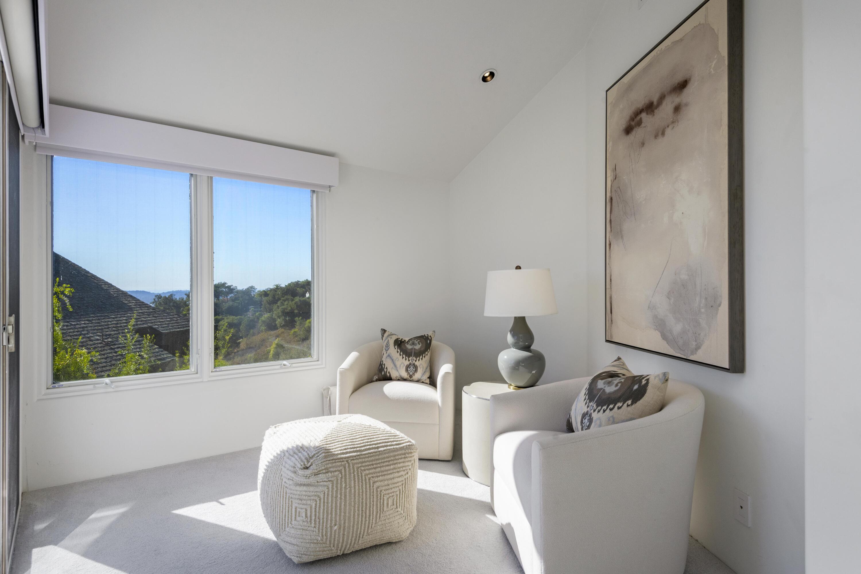 Santa Barbara, California 93103, United States, 4 Bedrooms Bedrooms, ,3 BathroomsBathrooms,Residential,Active,223936