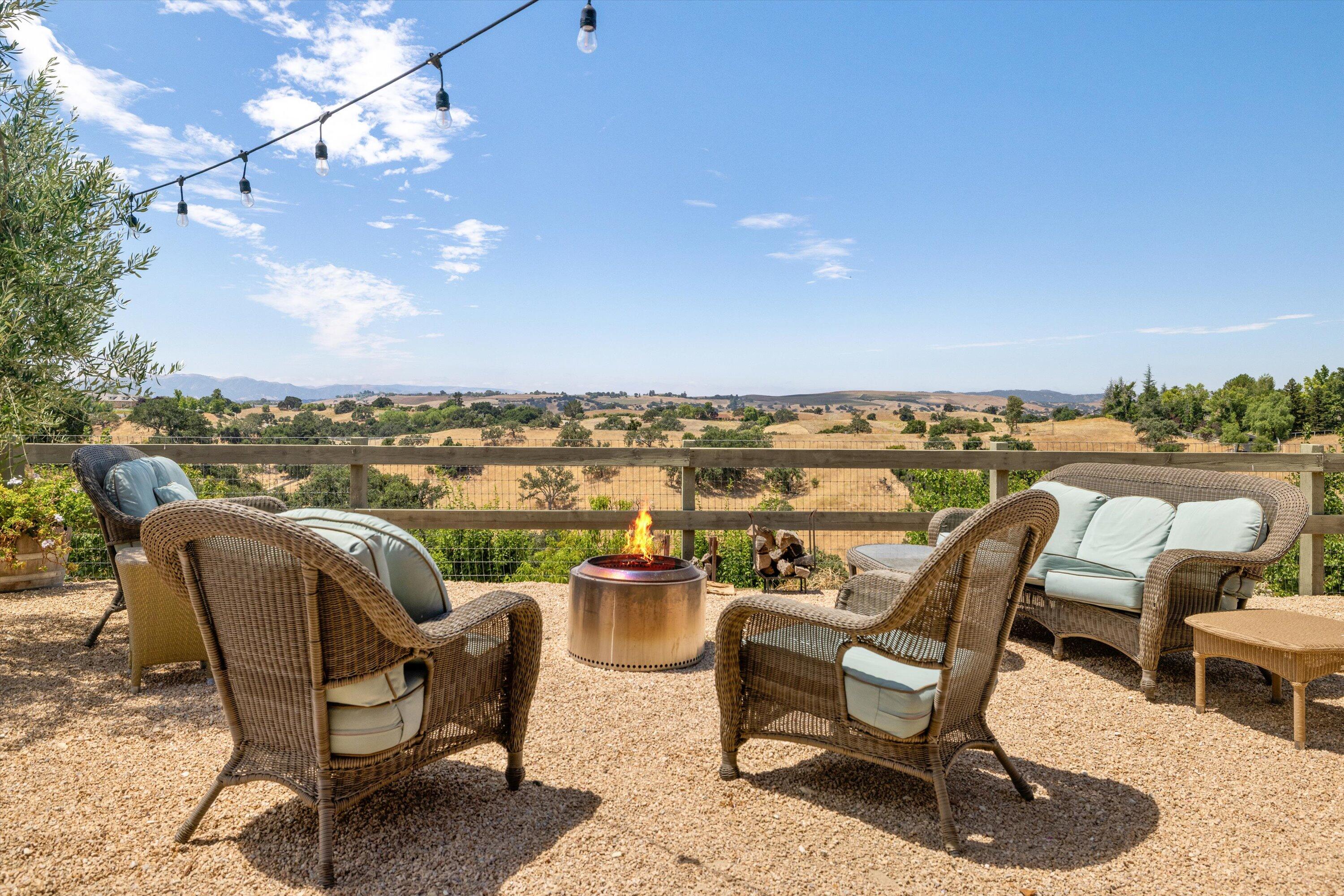 Santa Ynez, California 93460, United States, 3 Bedrooms Bedrooms, ,5 BathroomsBathrooms,Residential,Pending,52908