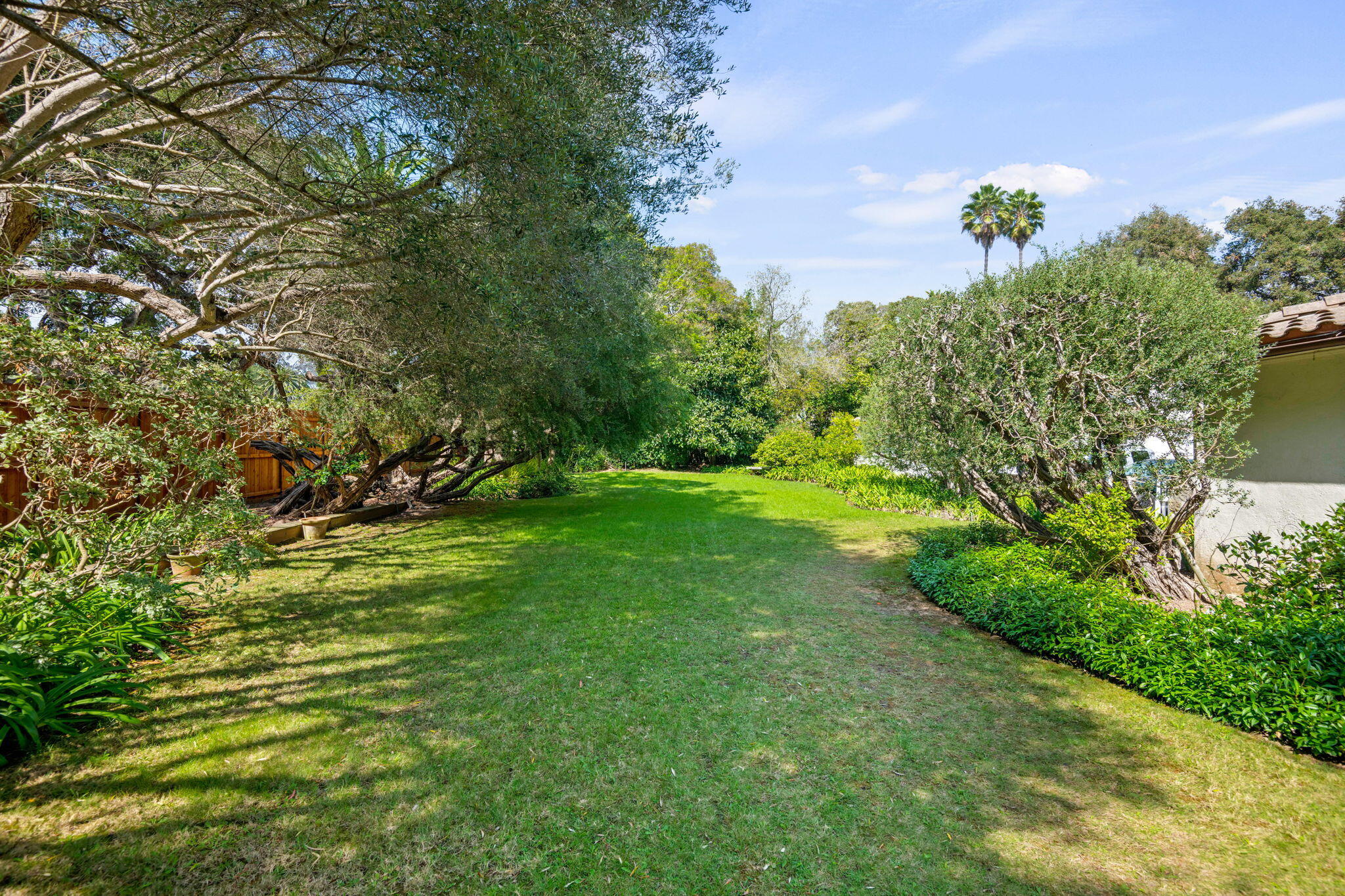 Santa Barbara, California 93108, United States, 7 Bedrooms Bedrooms, ,7 BathroomsBathrooms,Residential,Pending,239109