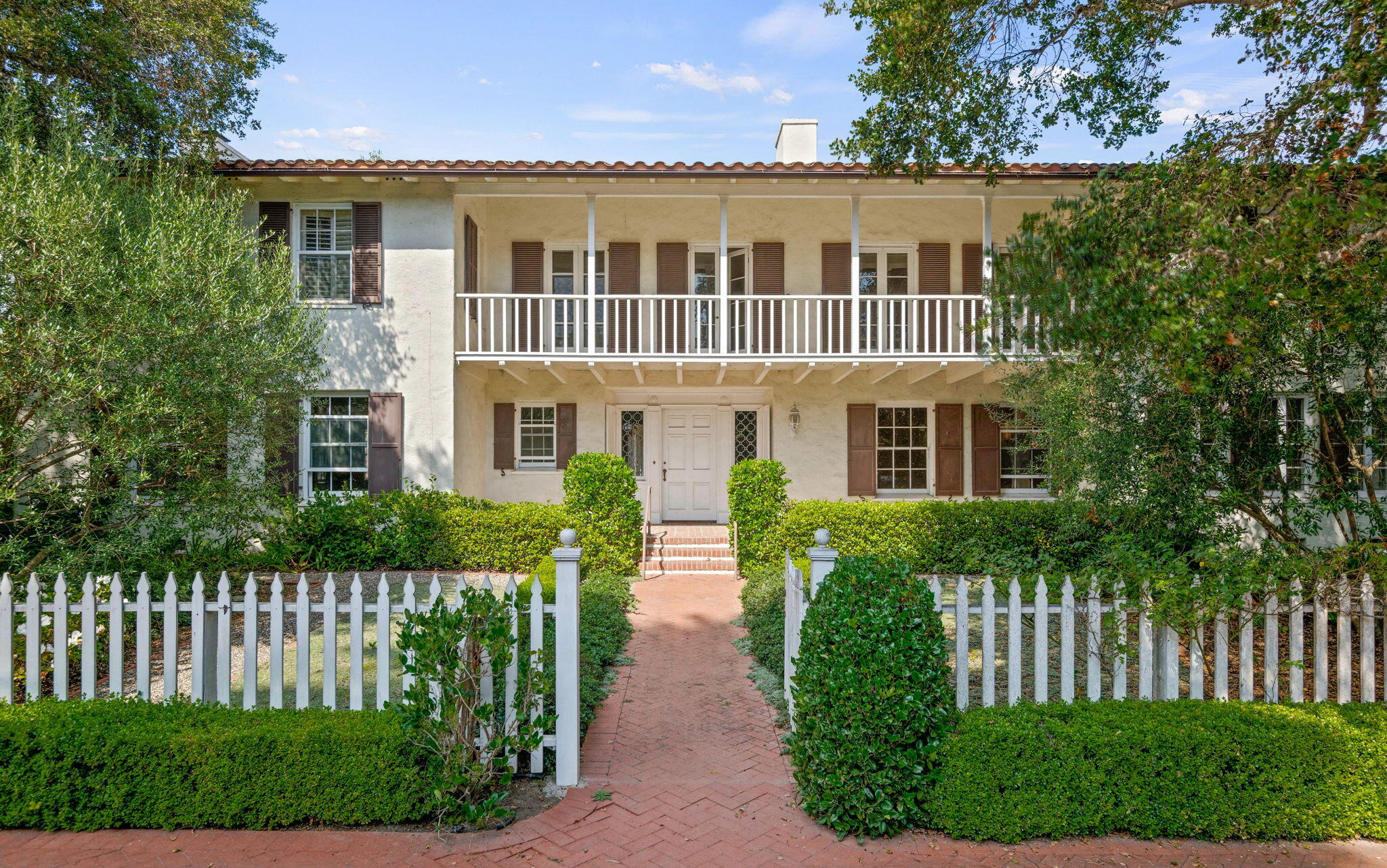 Santa Barbara, California 93108, United States, 7 Bedrooms Bedrooms, ,7 BathroomsBathrooms,Residential,Pending,239109