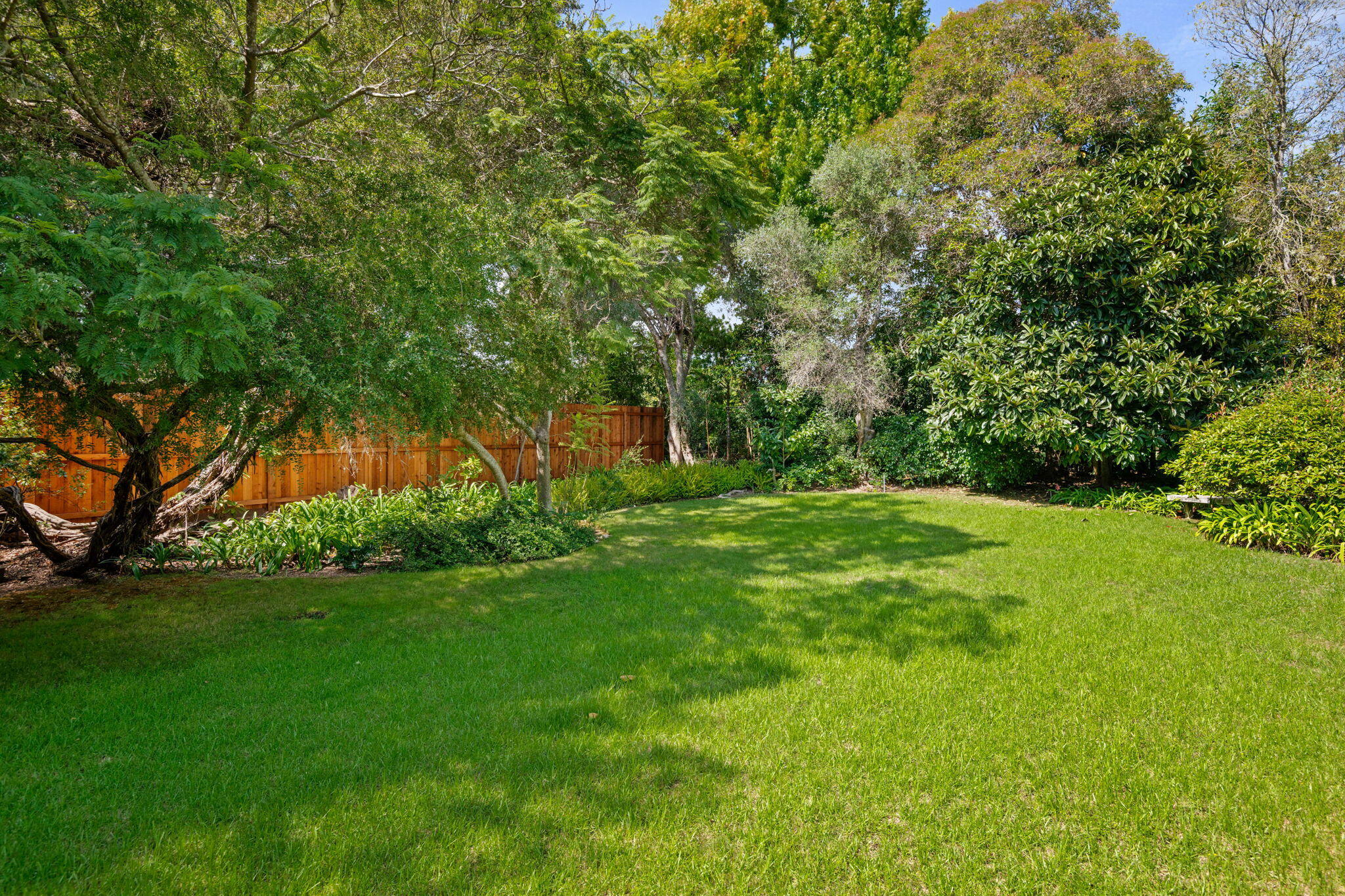 Santa Barbara, California 93108, United States, 7 Bedrooms Bedrooms, ,7 BathroomsBathrooms,Residential,Pending,239109