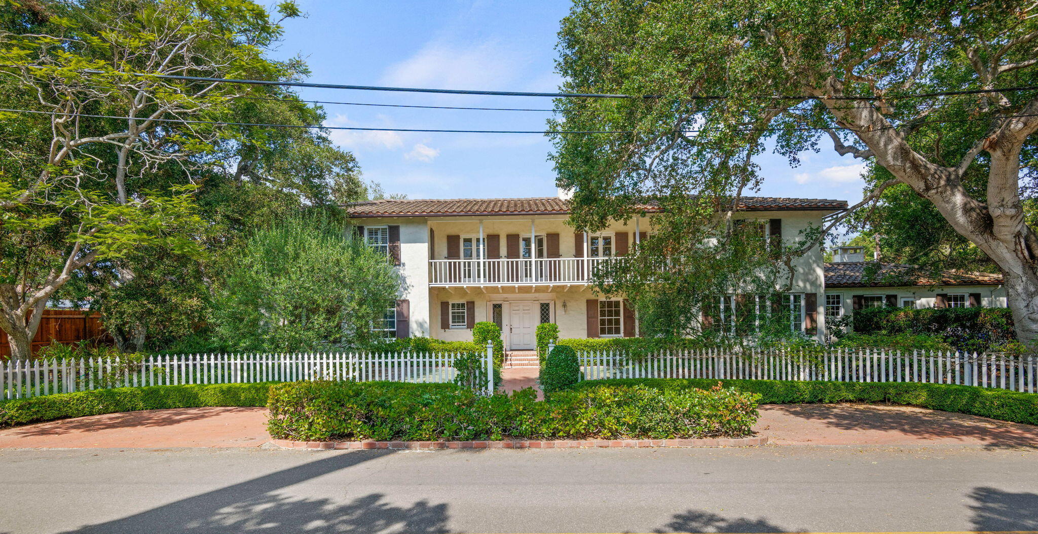 Santa Barbara, California 93108, United States, 7 Bedrooms Bedrooms, ,7 BathroomsBathrooms,Residential,Pending,239109