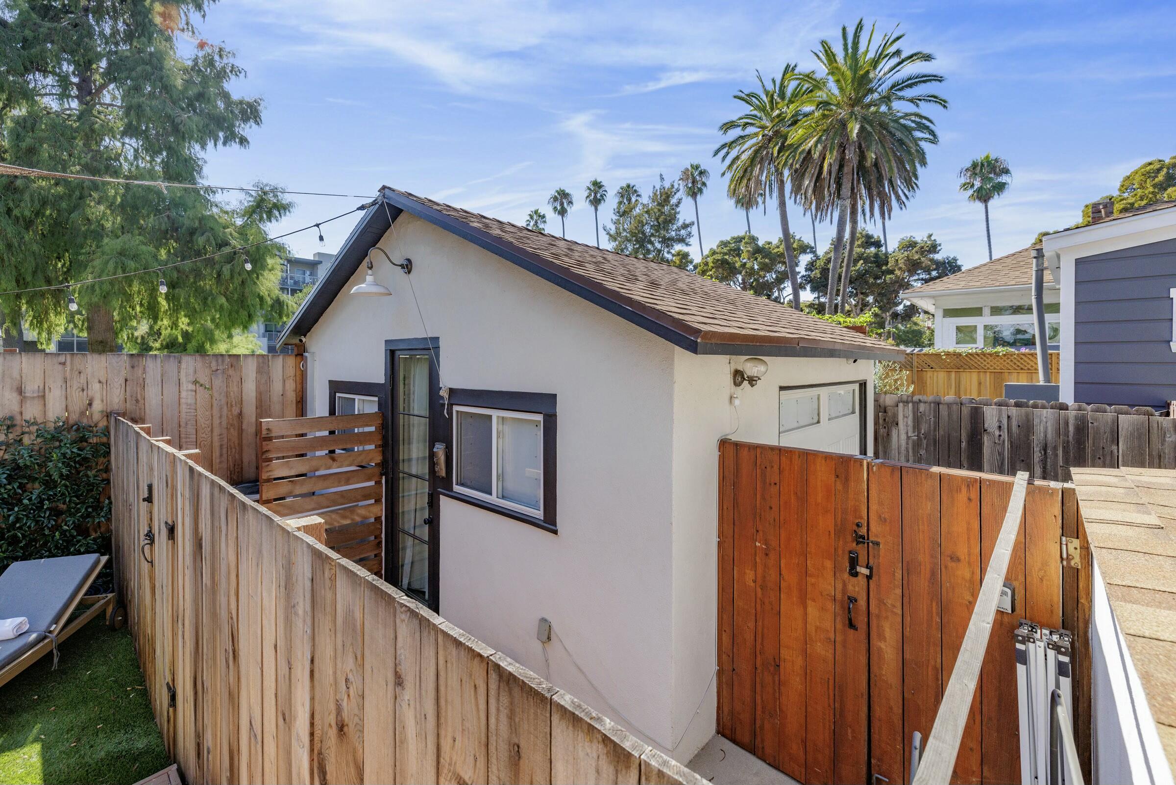 Santa Barbara, California 93101, United States, 2 Bedrooms Bedrooms, ,2 BathroomsBathrooms,Residential,Active,10257