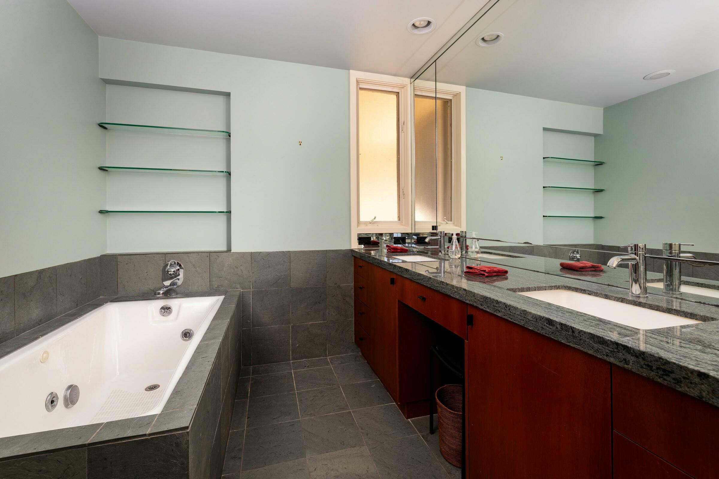 Montecito, California 93108, United States, 2 Bedrooms Bedrooms, ,2 BathroomsBathrooms,Residential,Active,111139