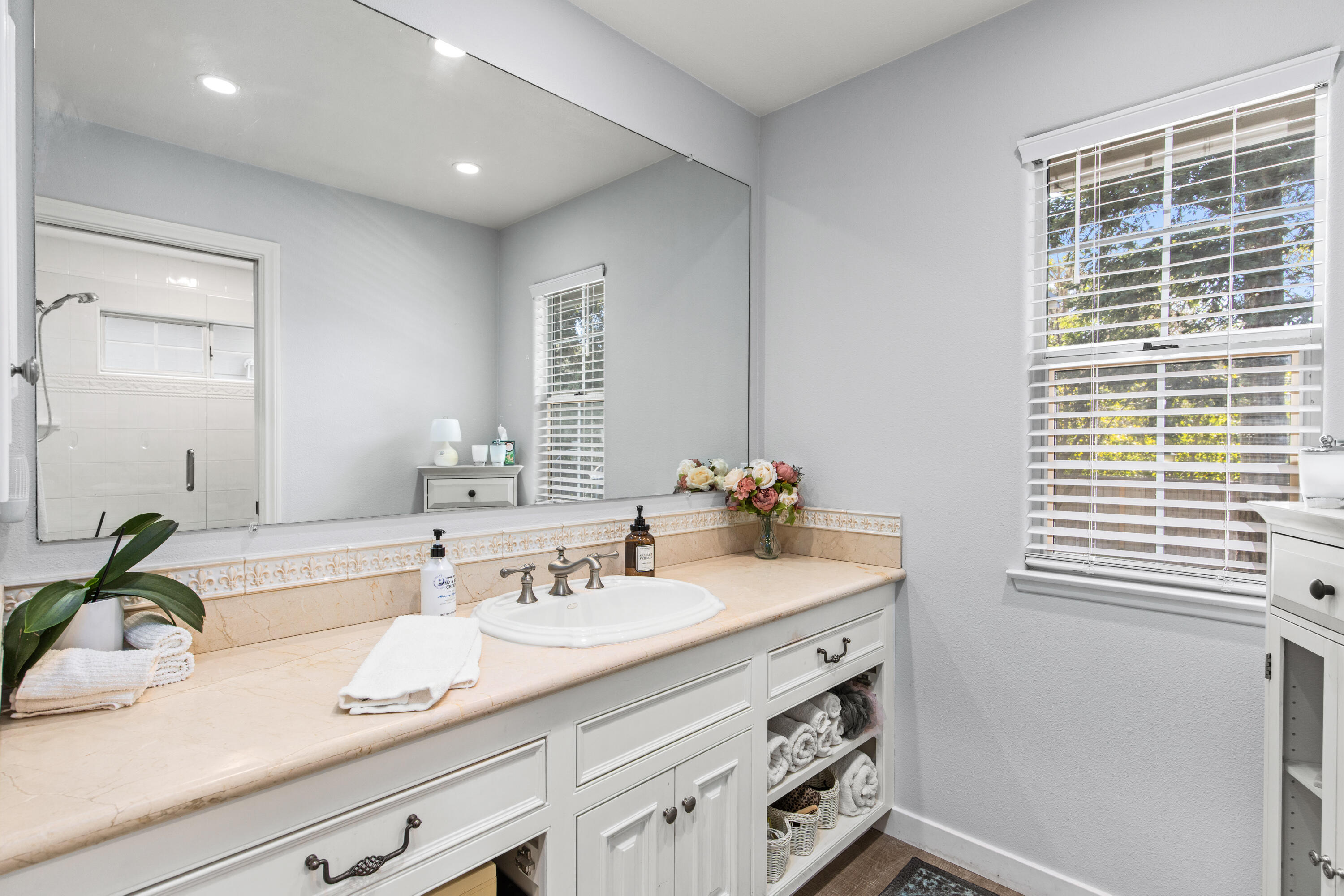 Solvang, California 93463, United States, 3 Bedrooms Bedrooms, ,2 BathroomsBathrooms,Residential,Active,164080