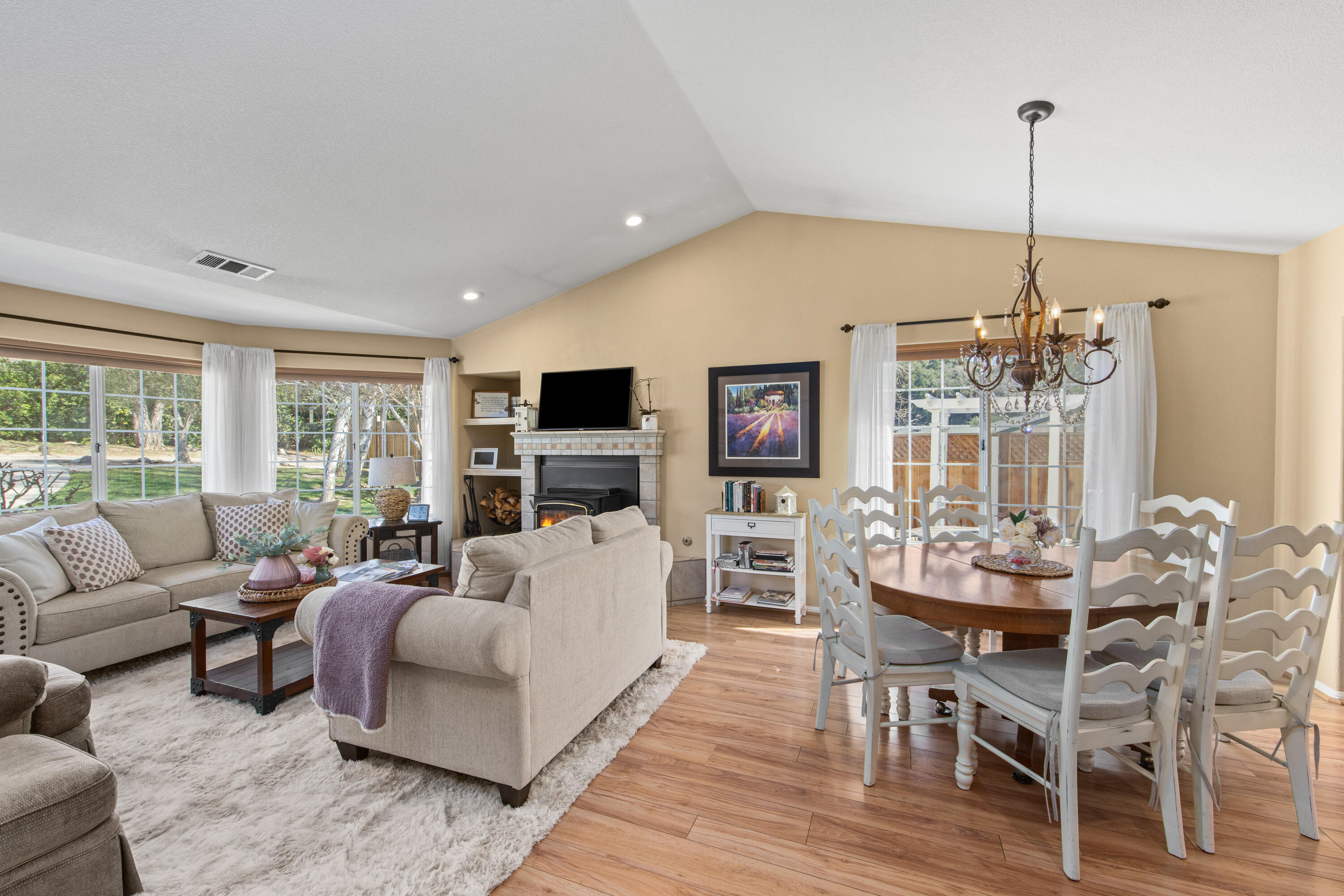 Solvang, California 93463, United States, 3 Bedrooms Bedrooms, ,2 BathroomsBathrooms,Residential,Active,164080