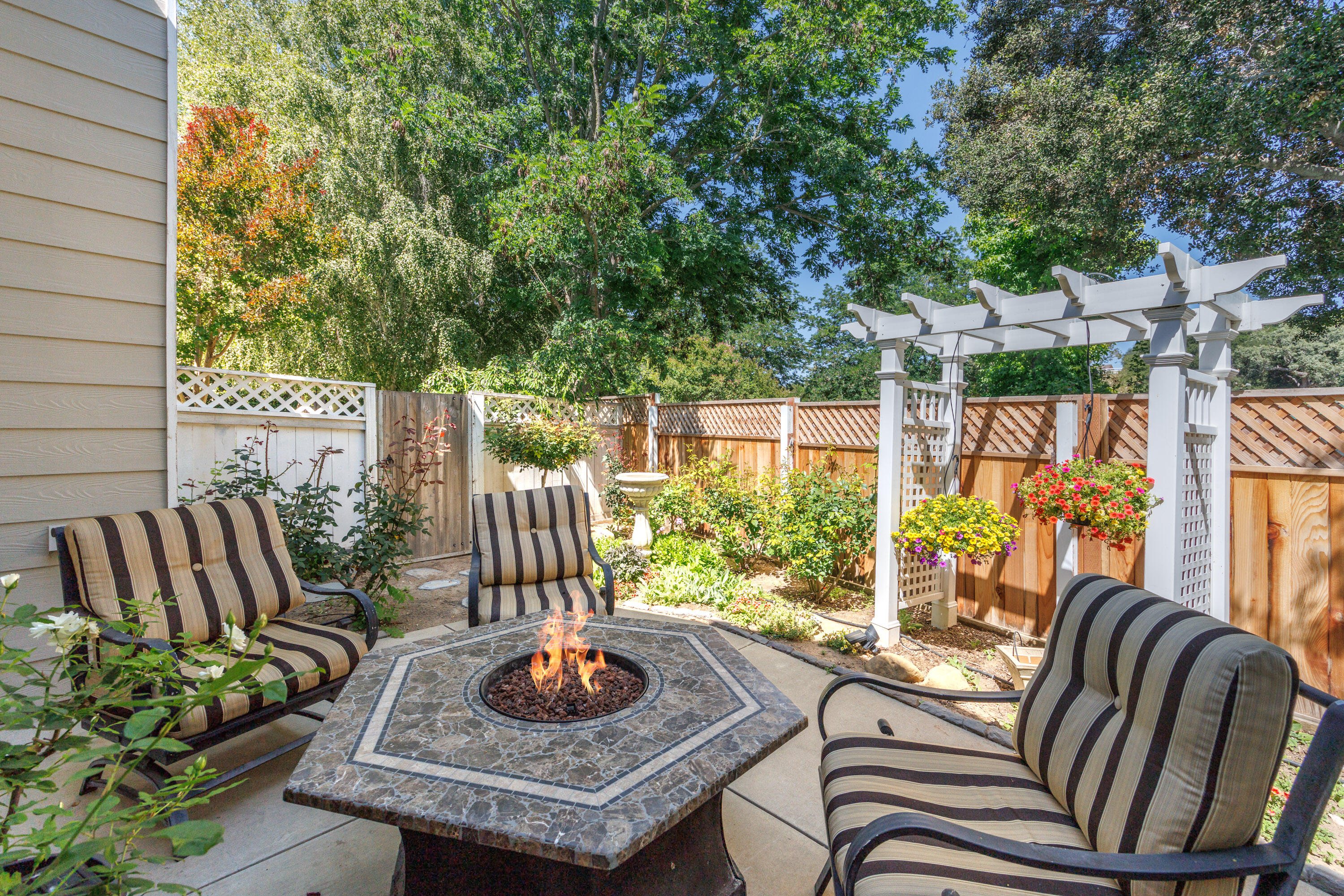 Solvang, California 93463, United States, 3 Bedrooms Bedrooms, ,2 BathroomsBathrooms,Residential,Active,164080