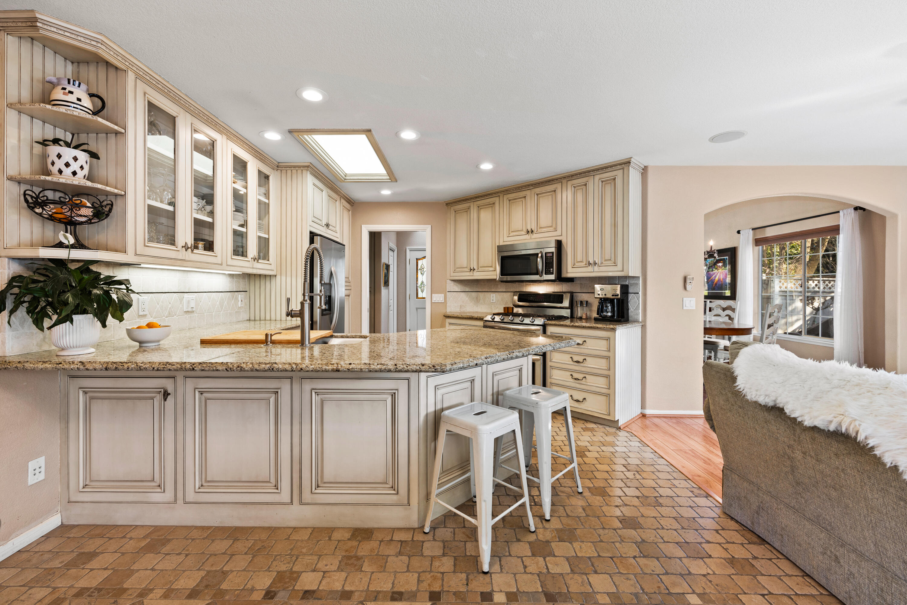 Solvang, California 93463, United States, 3 Bedrooms Bedrooms, ,2 BathroomsBathrooms,Residential,Active,164080