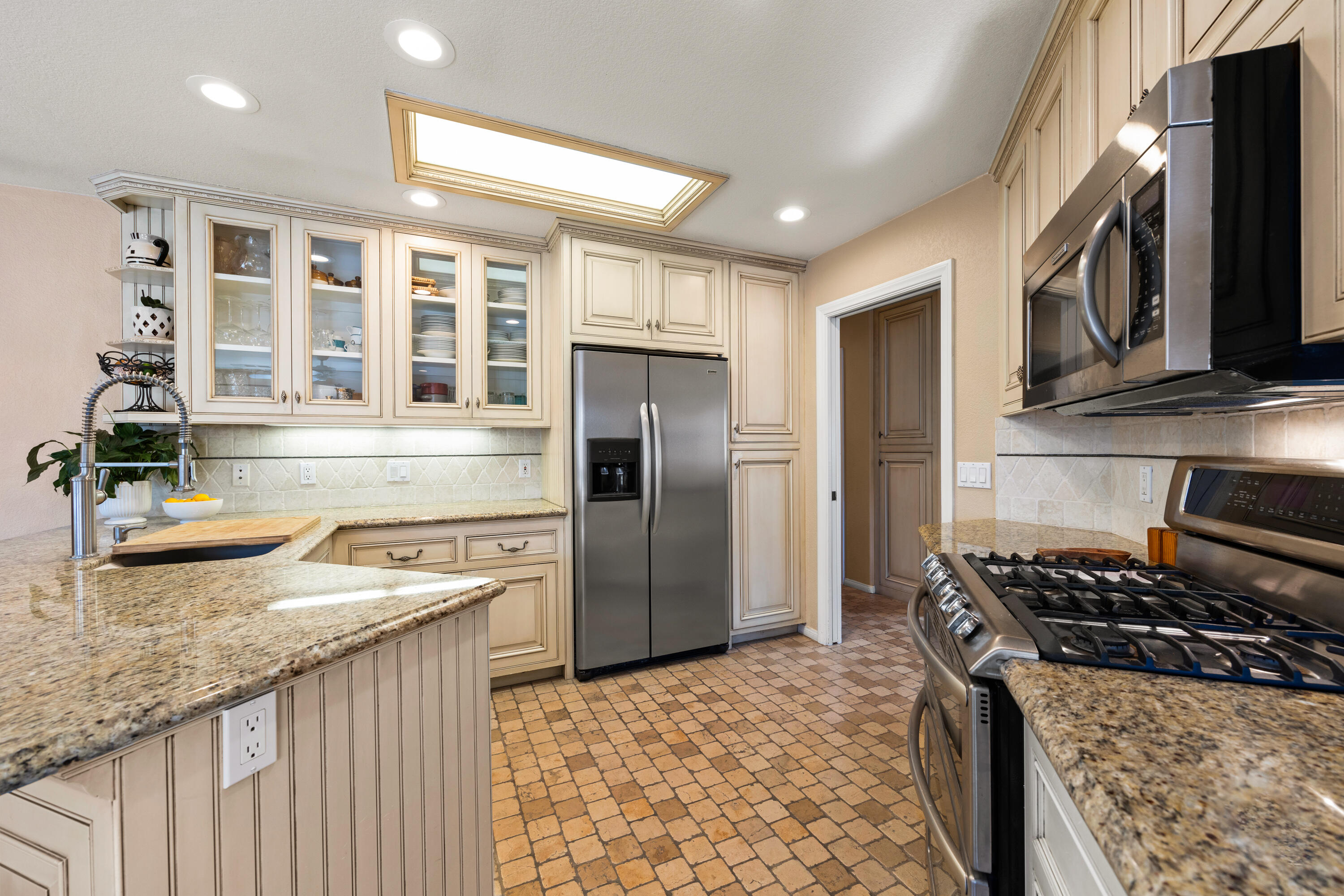 Solvang, California 93463, United States, 3 Bedrooms Bedrooms, ,2 BathroomsBathrooms,Residential,Active,164080