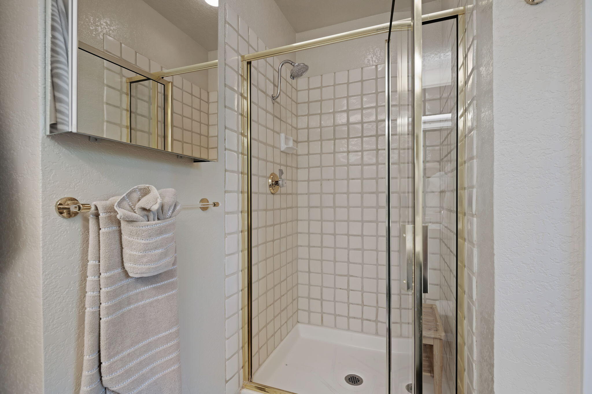 Santa Barbara, California 93105, United States, 3 Bedrooms Bedrooms, ,2 BathroomsBathrooms,Residential,Active,146194