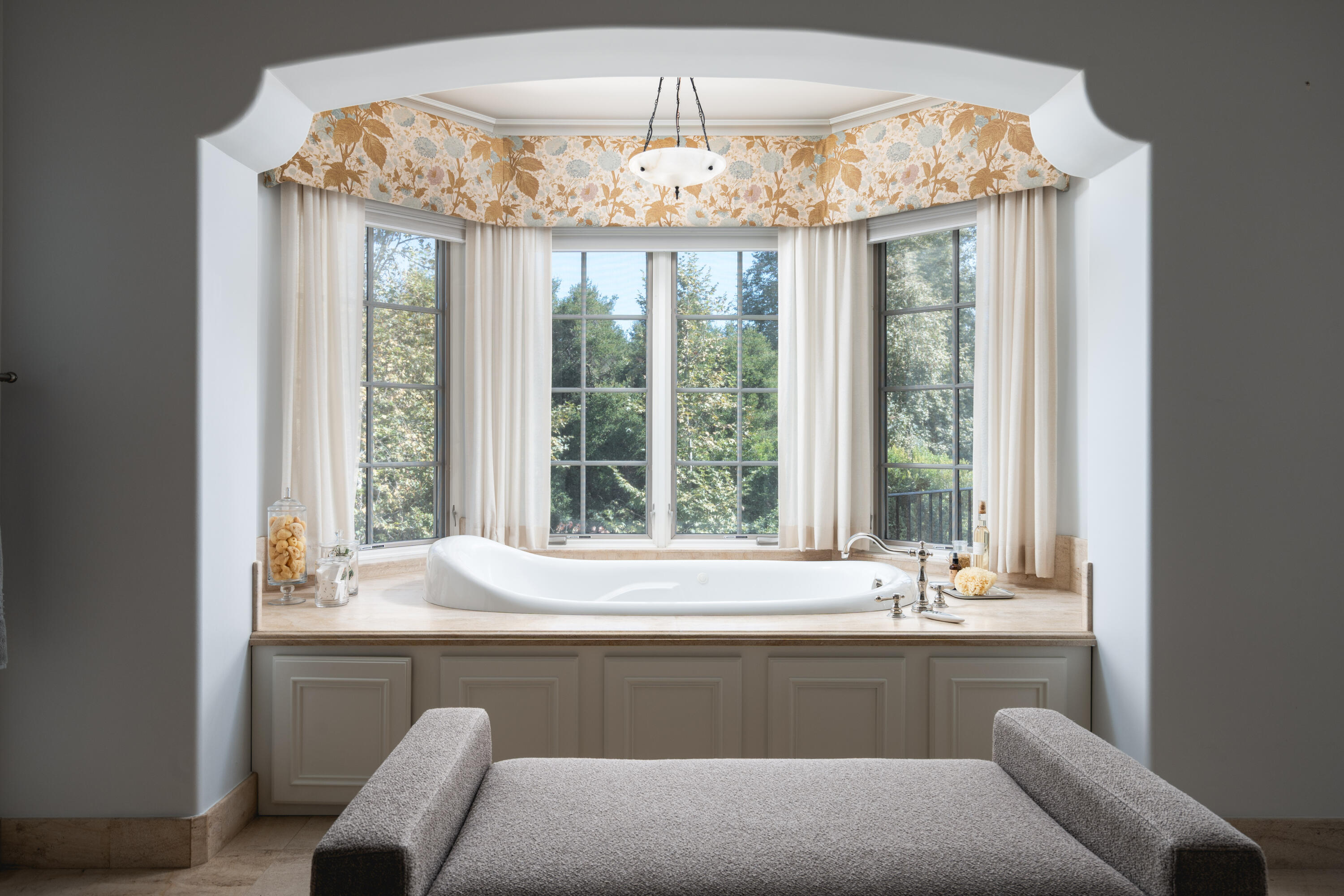 Montecito, California 93108, United States, 5 Bedrooms Bedrooms, ,7 BathroomsBathrooms,Residential,Active,205700