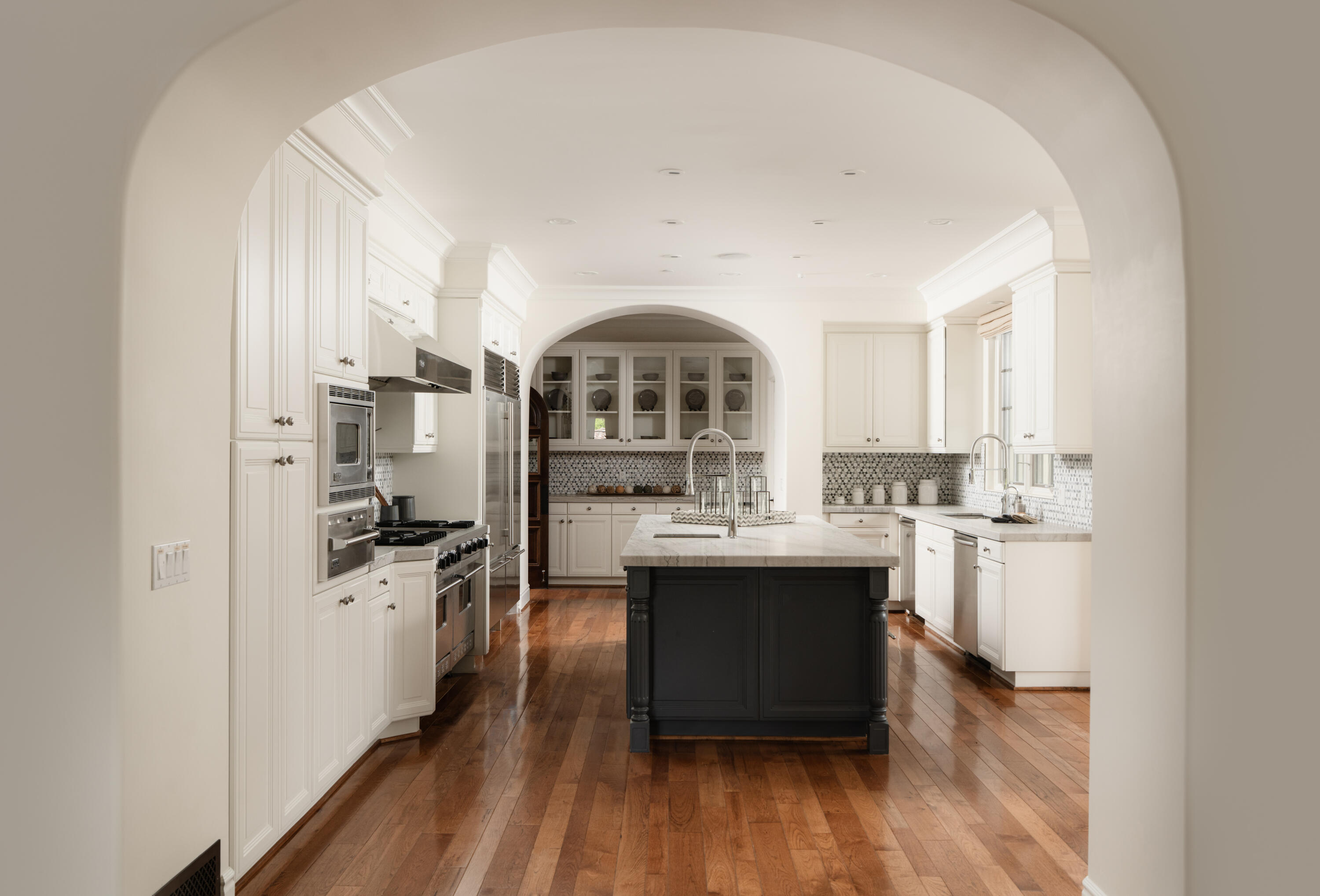 Montecito, California 93108, United States, 5 Bedrooms Bedrooms, ,7 BathroomsBathrooms,Residential,Active,205700