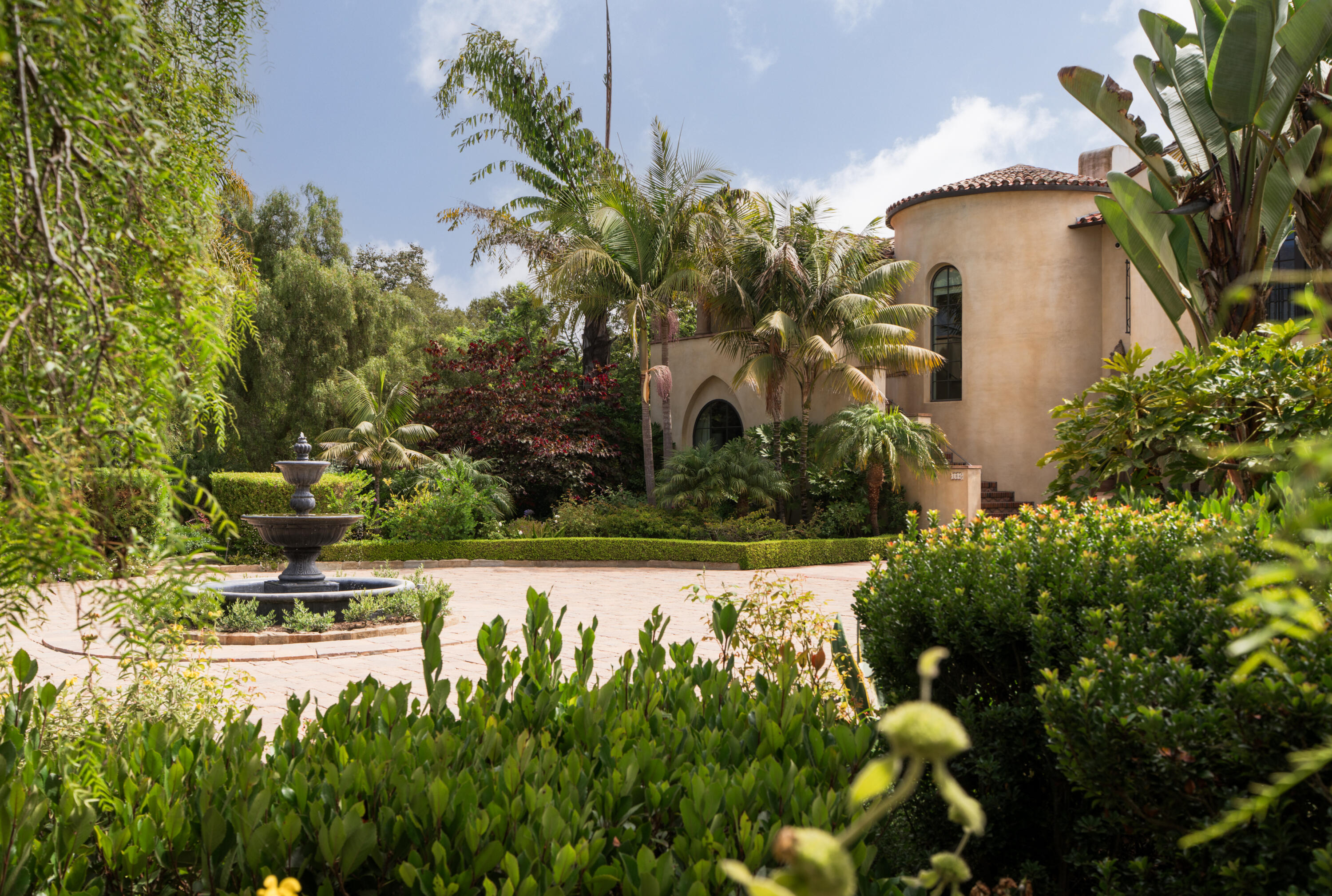 Montecito, California 93108, United States, 5 Bedrooms Bedrooms, ,7 BathroomsBathrooms,Residential,Active,205700