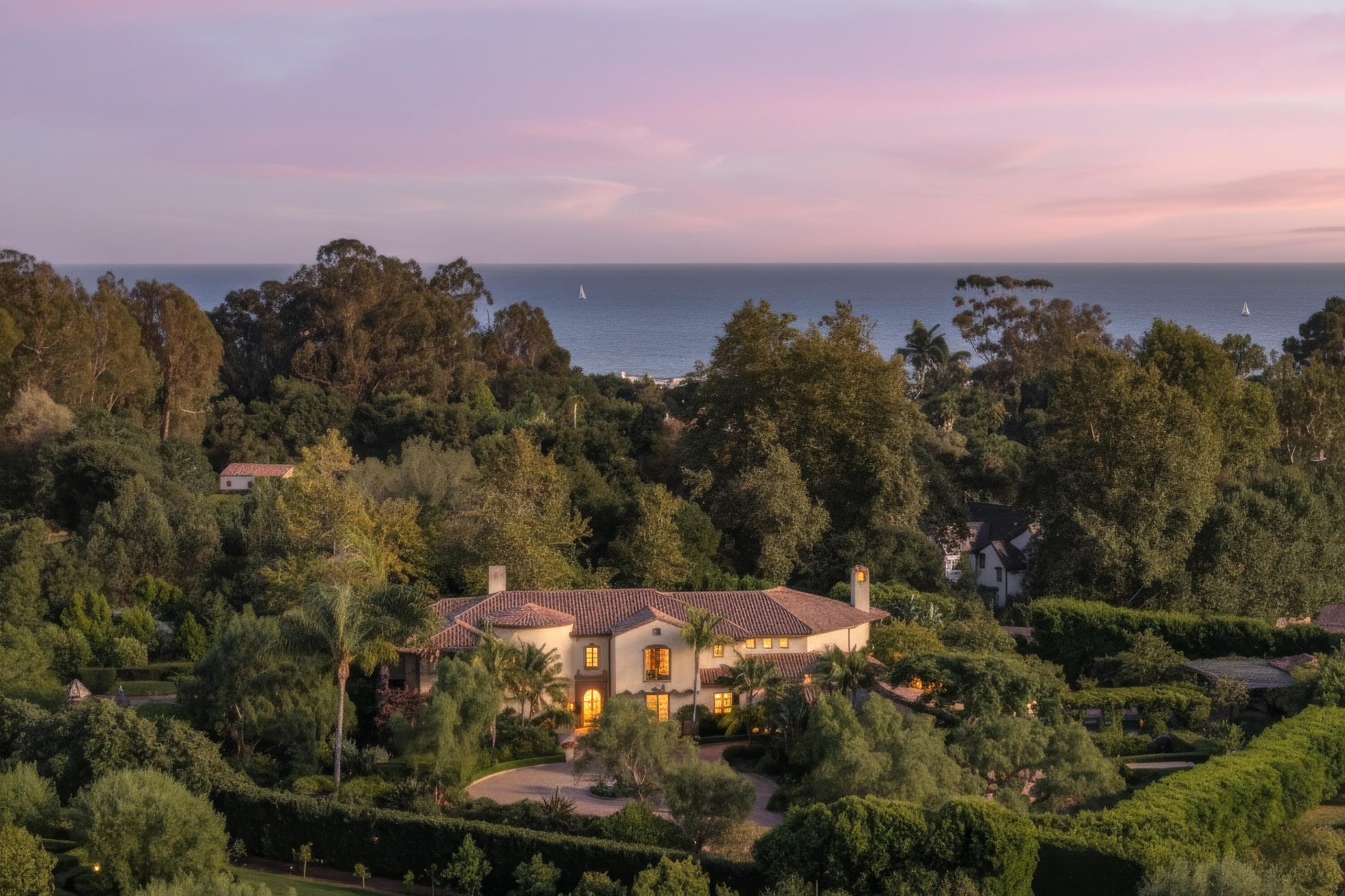 Montecito, California 93108, United States, 5 Bedrooms Bedrooms, ,7 BathroomsBathrooms,Residential,Active,205700