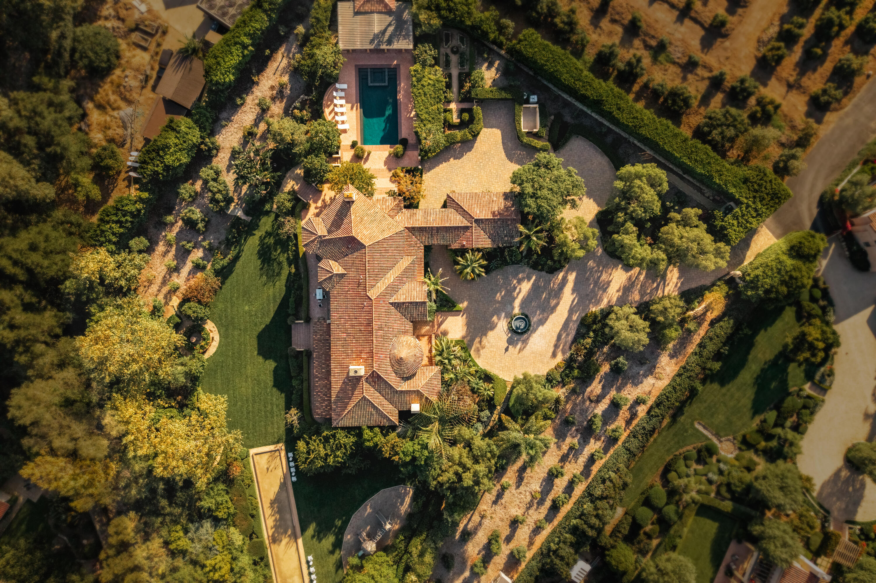 Montecito, California 93108, United States, 5 Bedrooms Bedrooms, ,7 BathroomsBathrooms,Residential,Active,205700