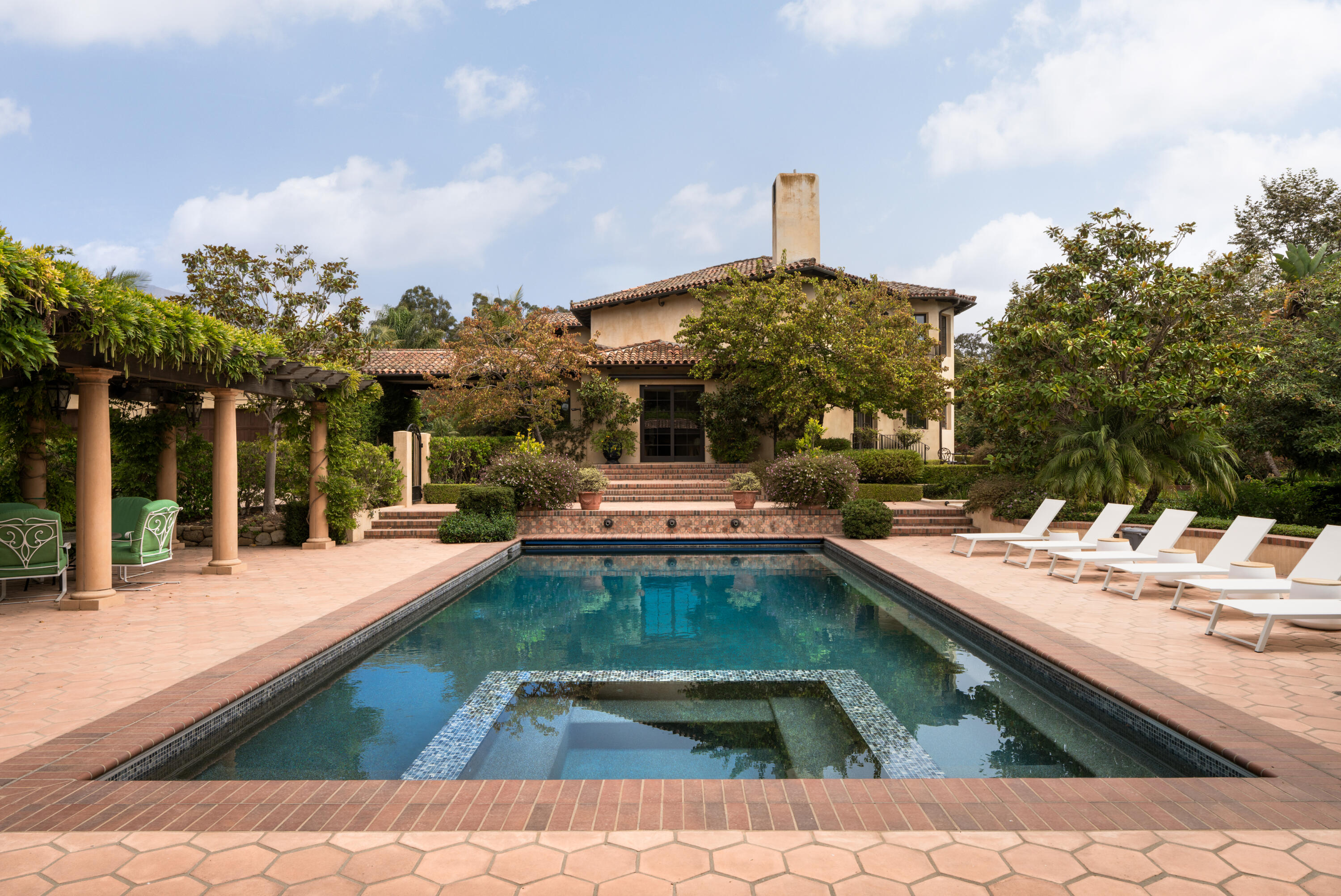 Montecito, California 93108, United States, 5 Bedrooms Bedrooms, ,7 BathroomsBathrooms,Residential,Active,205700