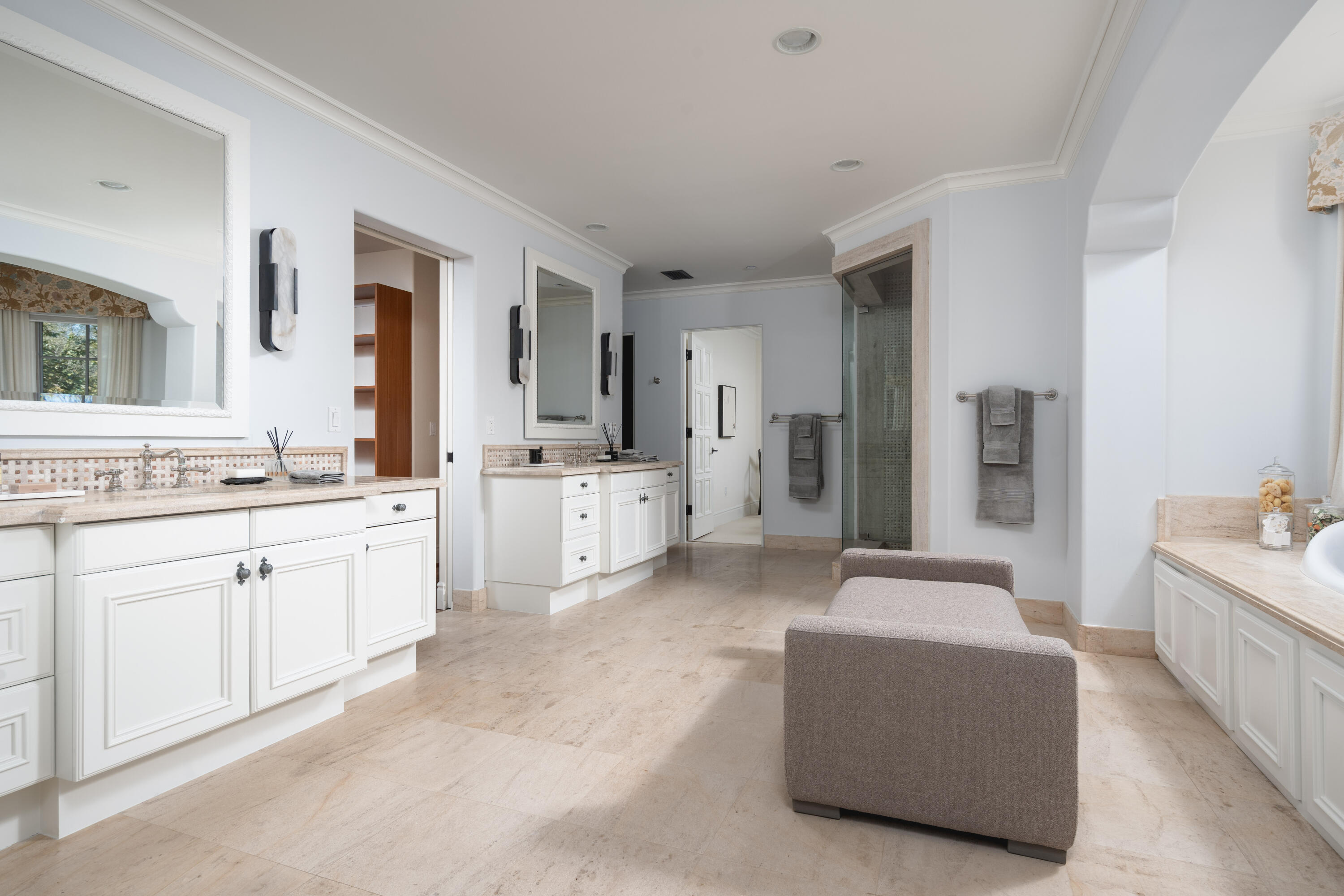 Montecito, California 93108, United States, 5 Bedrooms Bedrooms, ,7 BathroomsBathrooms,Residential,Active,205700