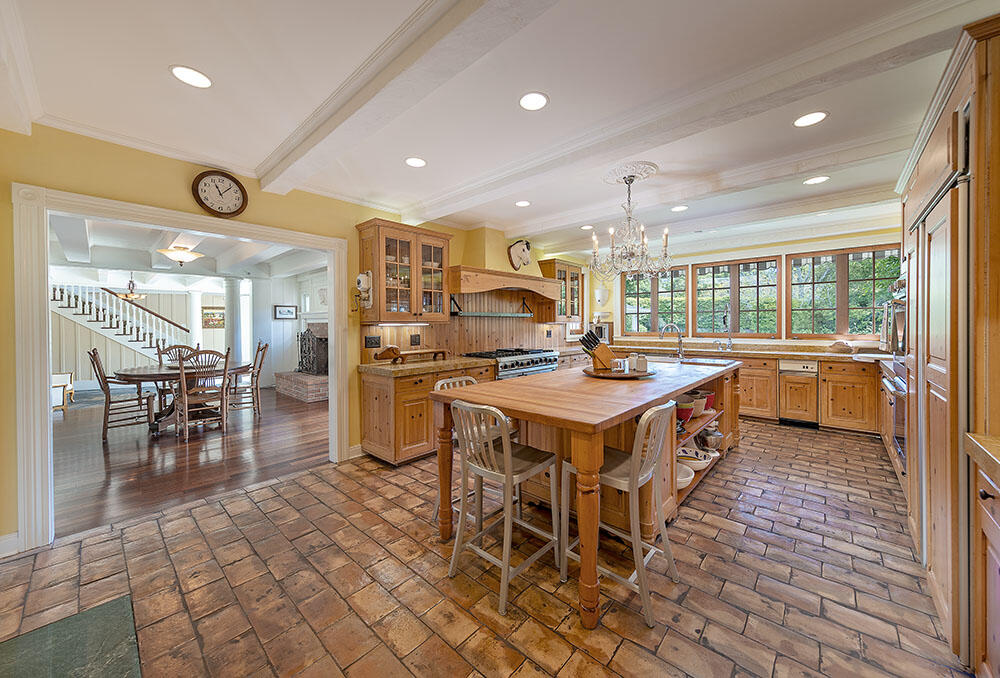 Santa Barbara, California 93108, United States, 7 Bedrooms Bedrooms, ,8 BathroomsBathrooms,Residential,Coming Soon,112894