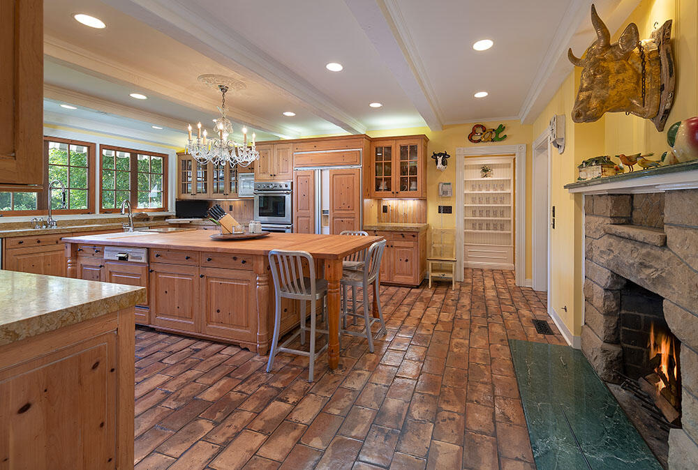 Santa Barbara, California 93108, United States, 7 Bedrooms Bedrooms, ,8 BathroomsBathrooms,Residential,Coming Soon,112894