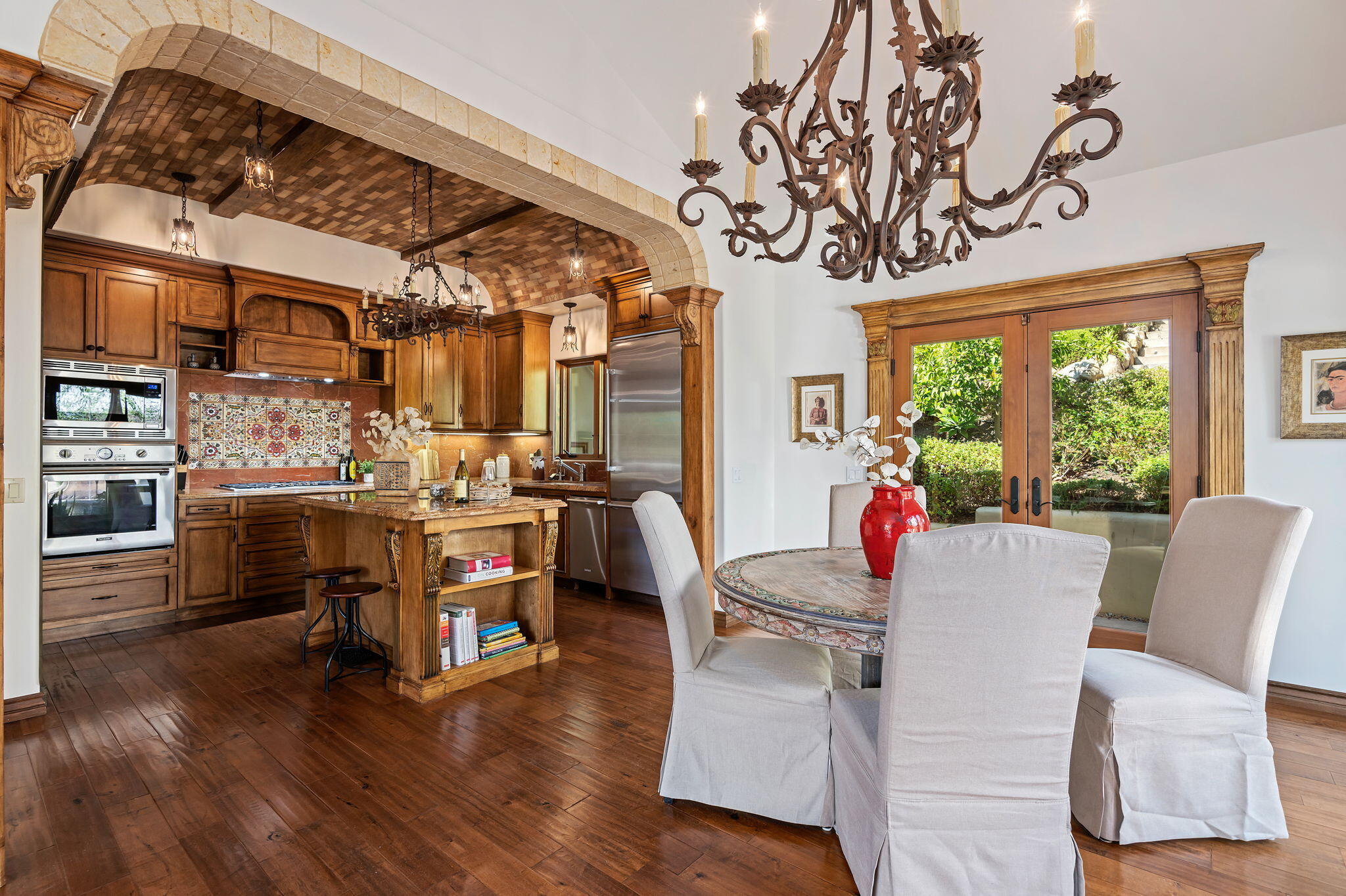 Santa Barbara, California 93103, United States, 3 Bedrooms Bedrooms, ,3 BathroomsBathrooms,Residential,Active,202153