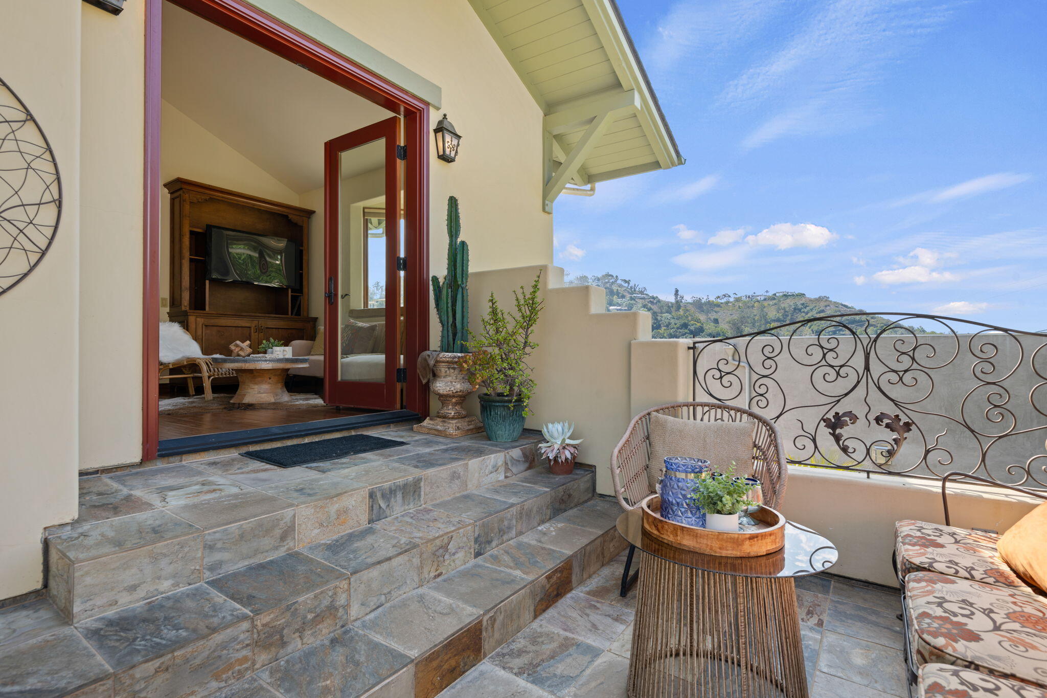 Santa Barbara, California 93103, United States, 3 Bedrooms Bedrooms, ,3 BathroomsBathrooms,Residential,Active,202153