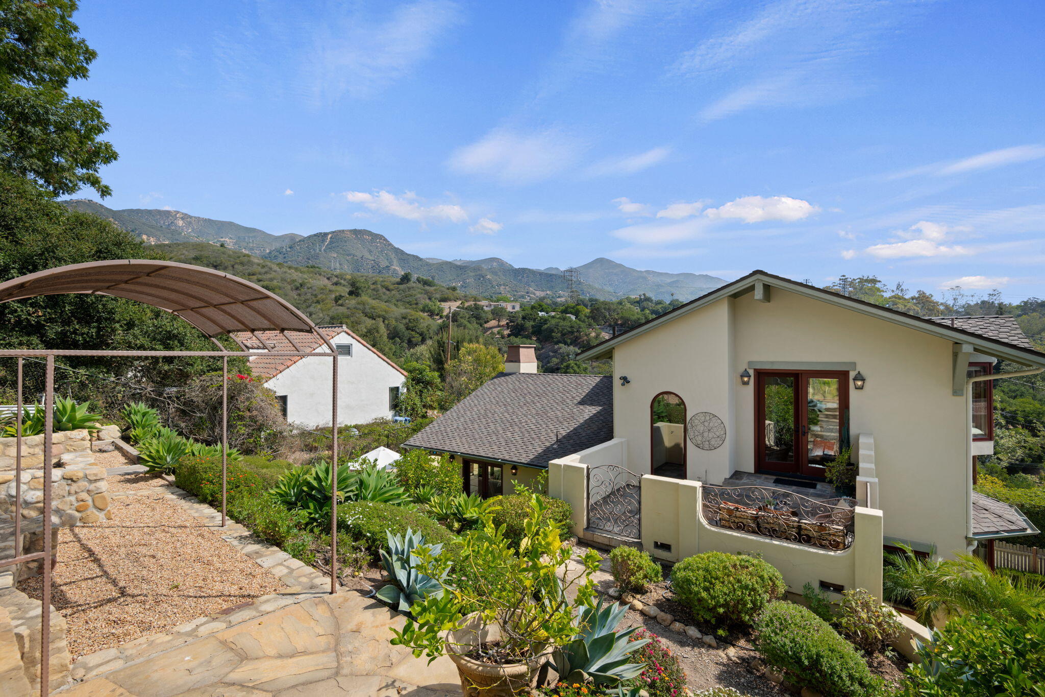 Santa Barbara, California 93103, United States, 3 Bedrooms Bedrooms, ,3 BathroomsBathrooms,Residential,Active,202153