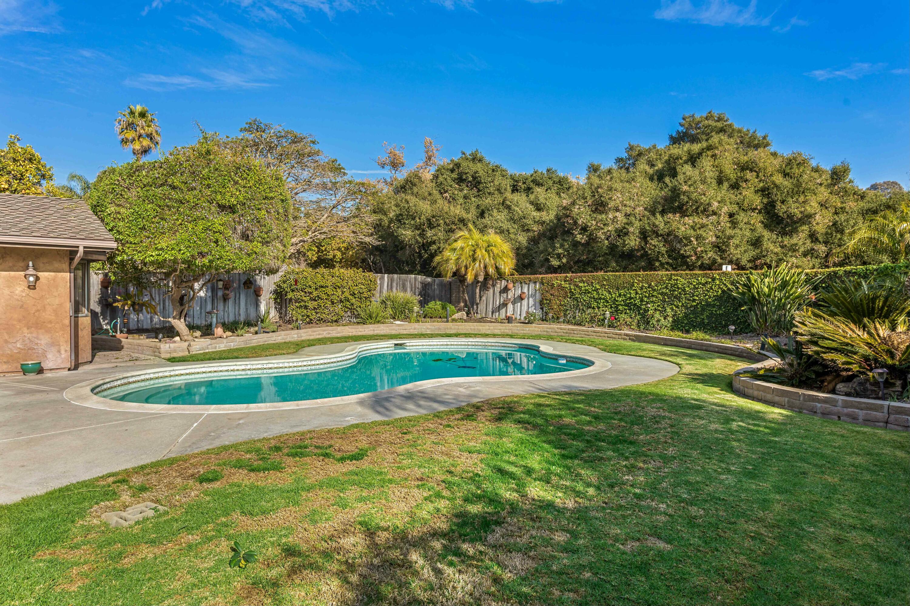 Santa Barbara, California 93111, United States, 3 Bedrooms Bedrooms, ,2 BathroomsBathrooms,Residential,Pending,27614