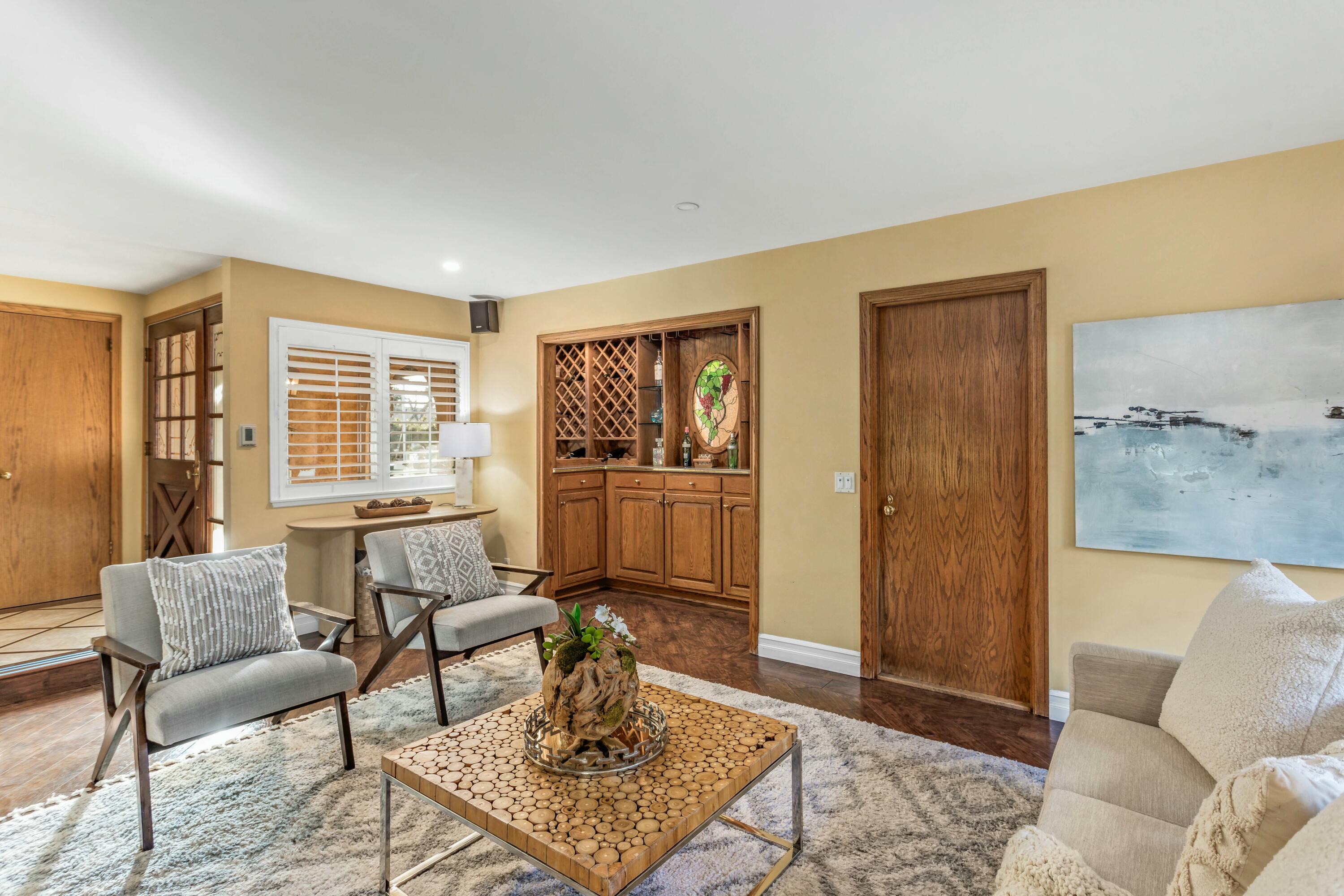 Santa Barbara, California 93111, United States, 3 Bedrooms Bedrooms, ,2 BathroomsBathrooms,Residential,Pending,27614