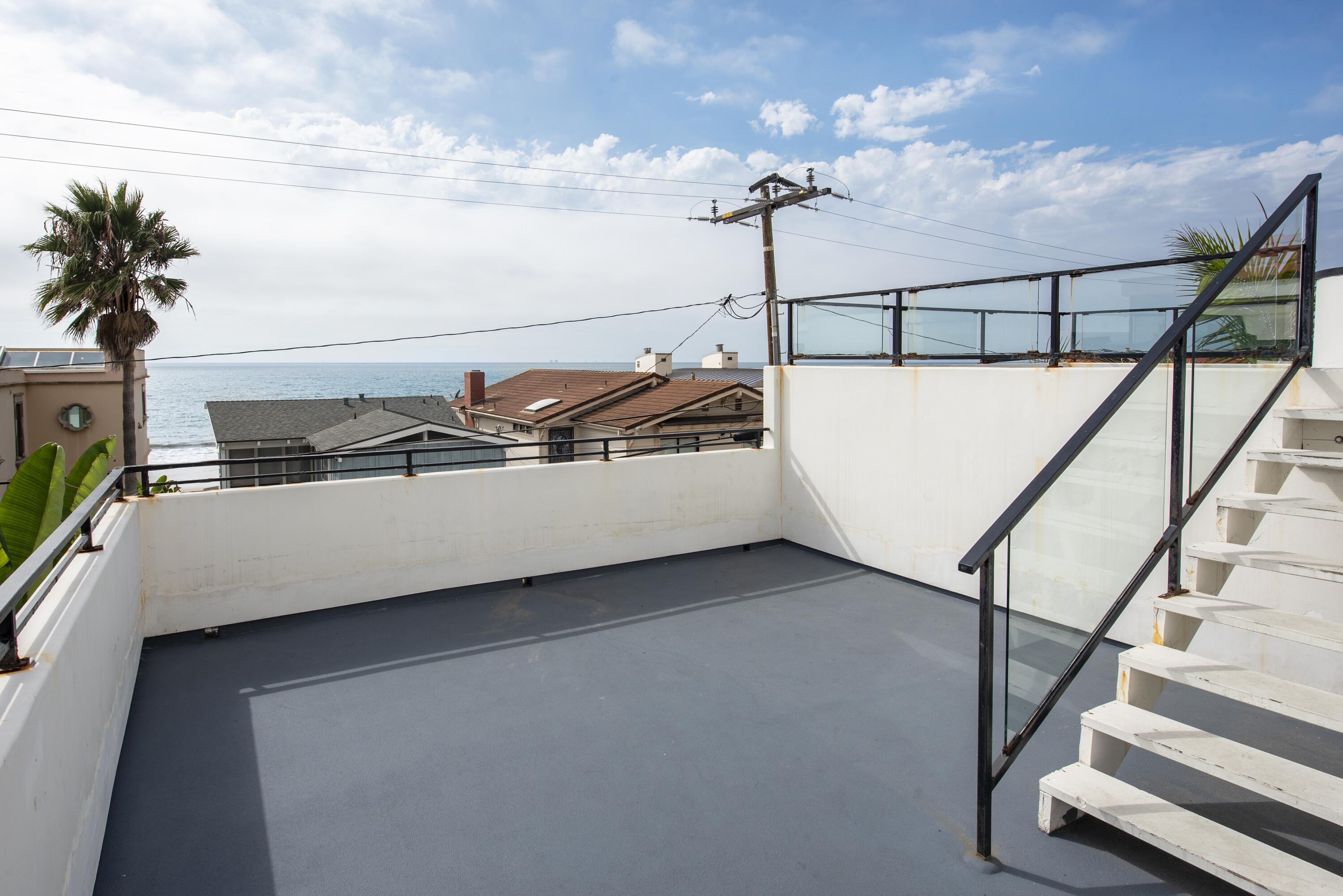 Ventura, California 93001, United States, 3 Bedrooms Bedrooms, ,3 BathroomsBathrooms,Residential,Active,237898