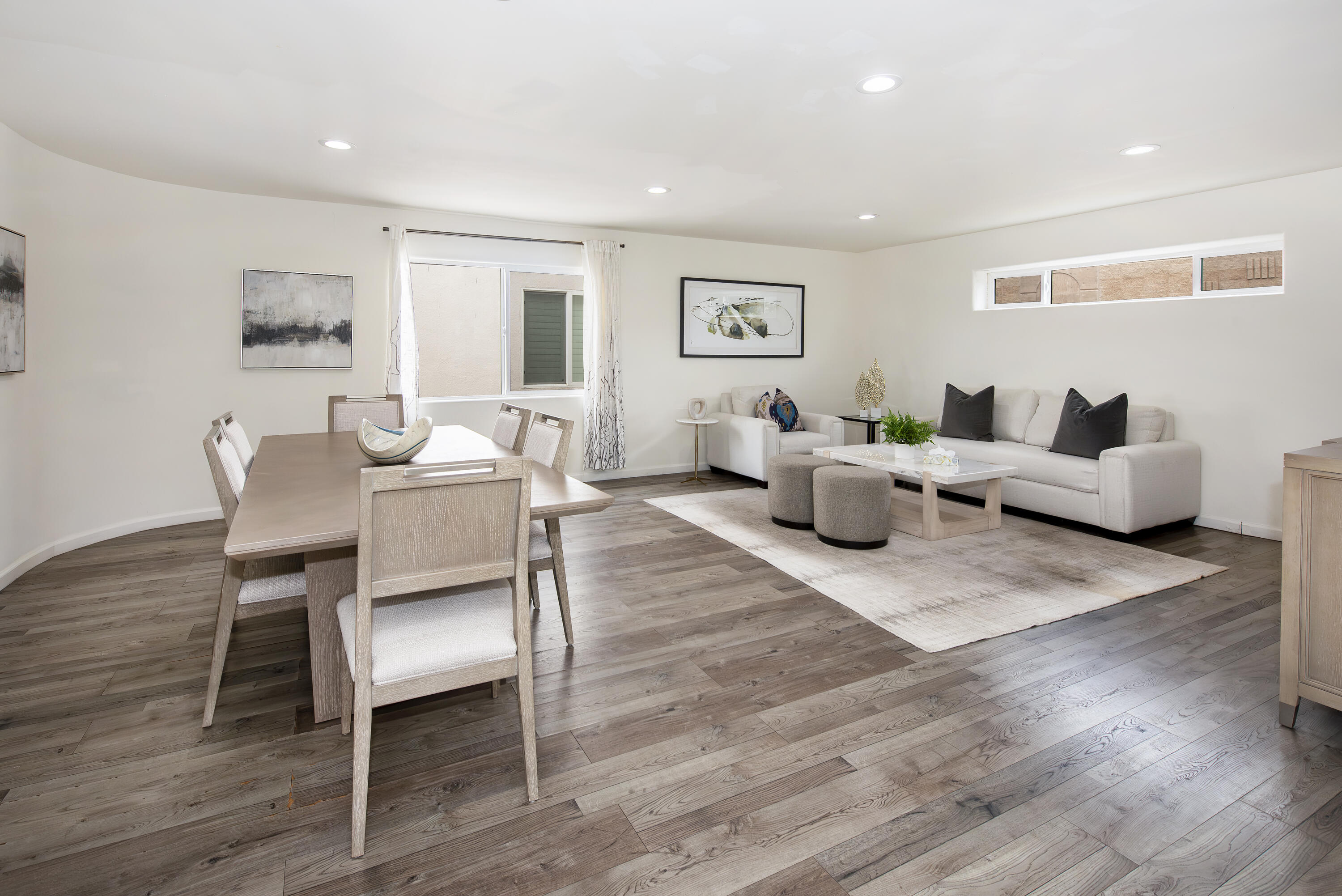 Ventura, California 93001, United States, 3 Bedrooms Bedrooms, ,3 BathroomsBathrooms,Residential,Active,237898