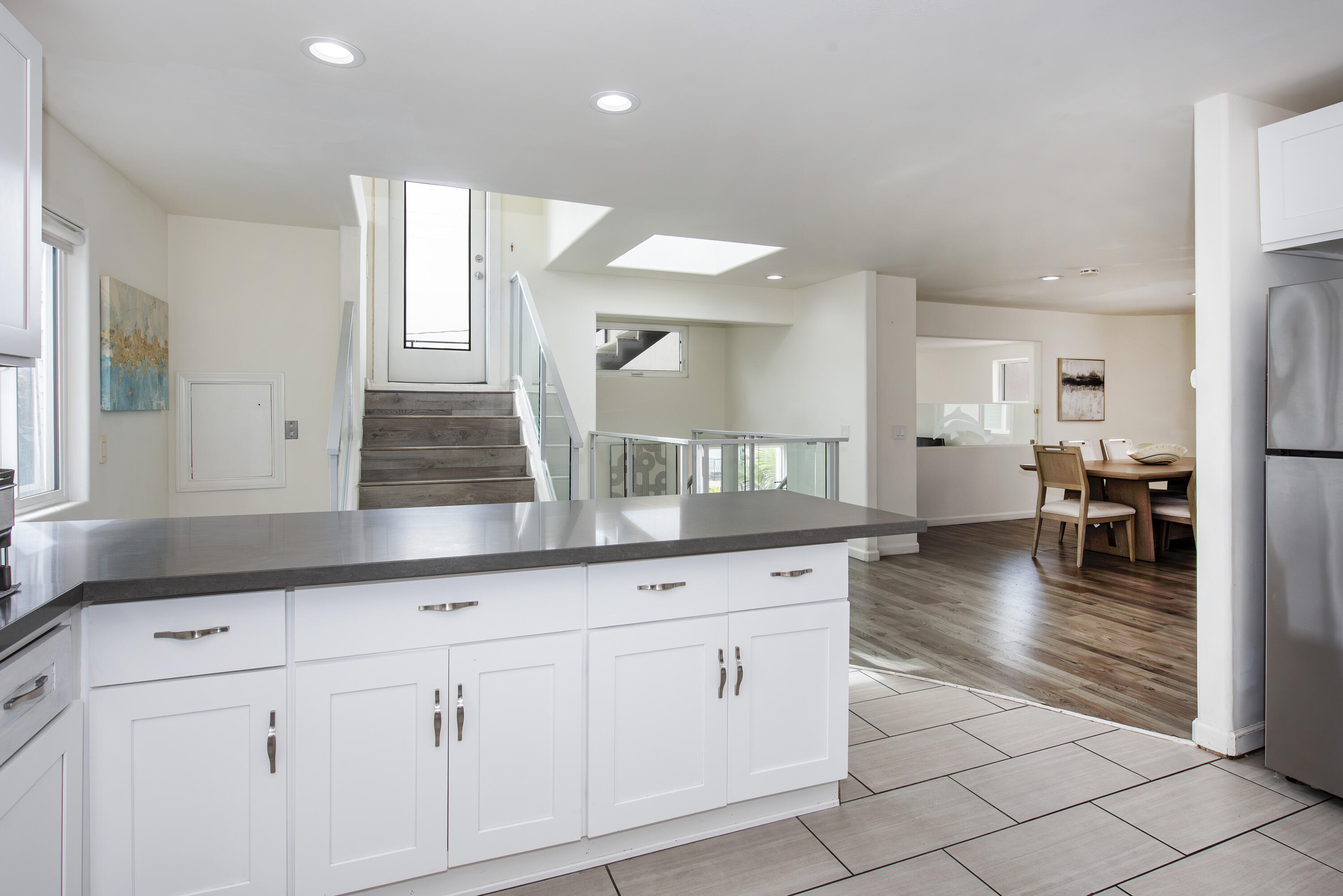 Ventura, California 93001, United States, 3 Bedrooms Bedrooms, ,3 BathroomsBathrooms,Residential,Active,237898