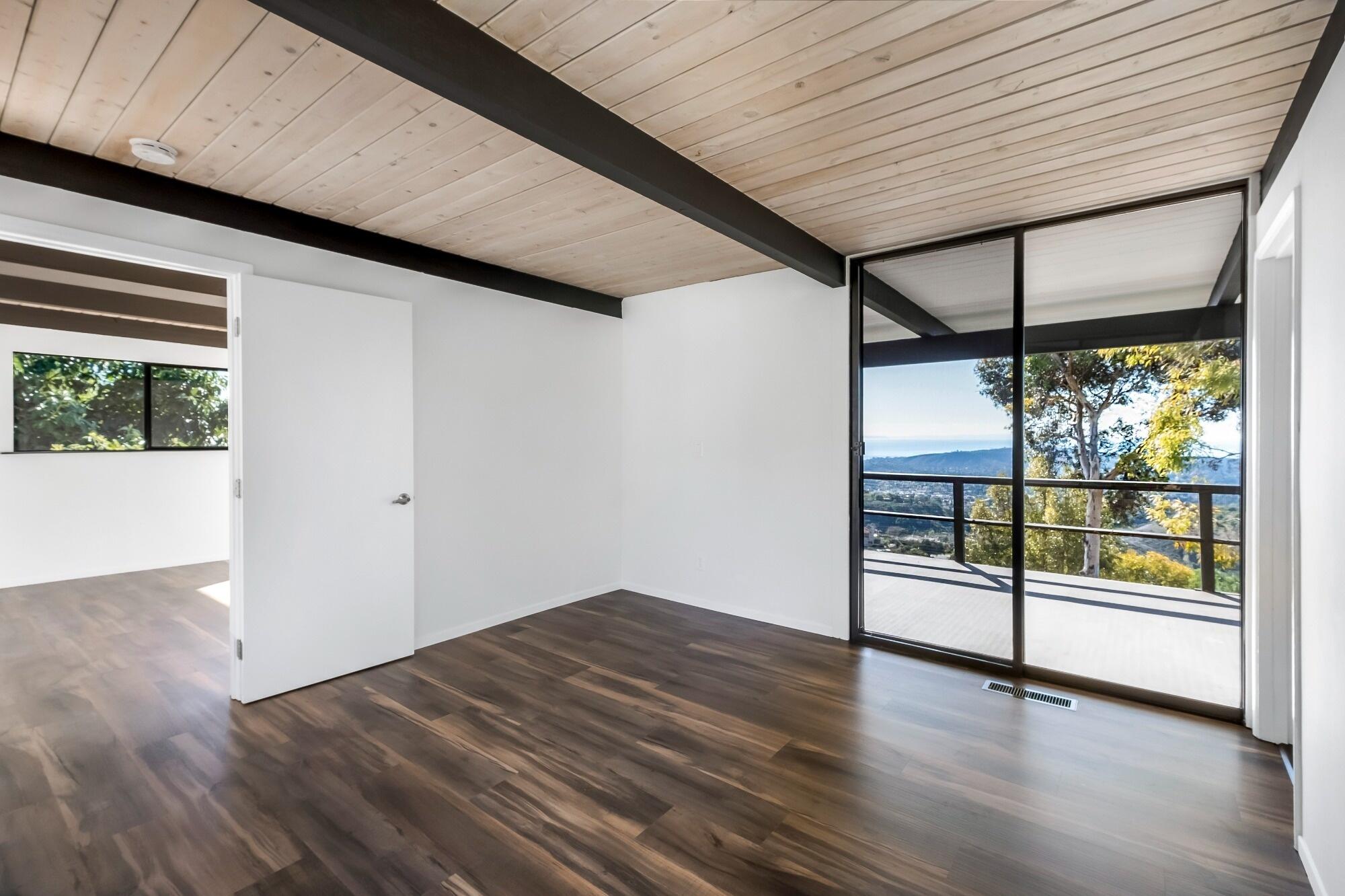 Santa Barbara, California 93105, United States, 5 Bedrooms Bedrooms, ,5 BathroomsBathrooms,Residential,Active,30585