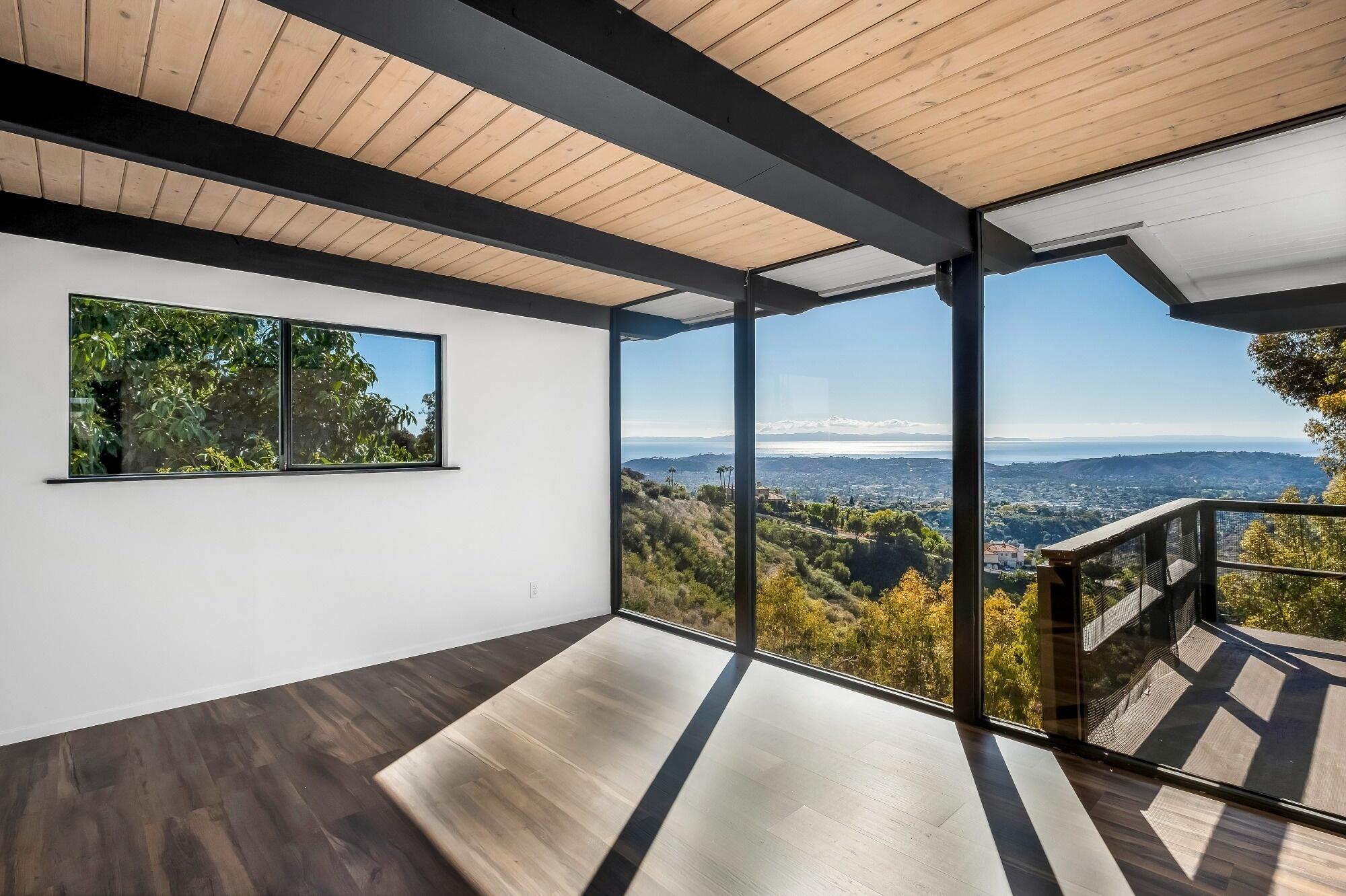 Santa Barbara, California 93105, United States, 5 Bedrooms Bedrooms, ,5 BathroomsBathrooms,Residential,Active,30585