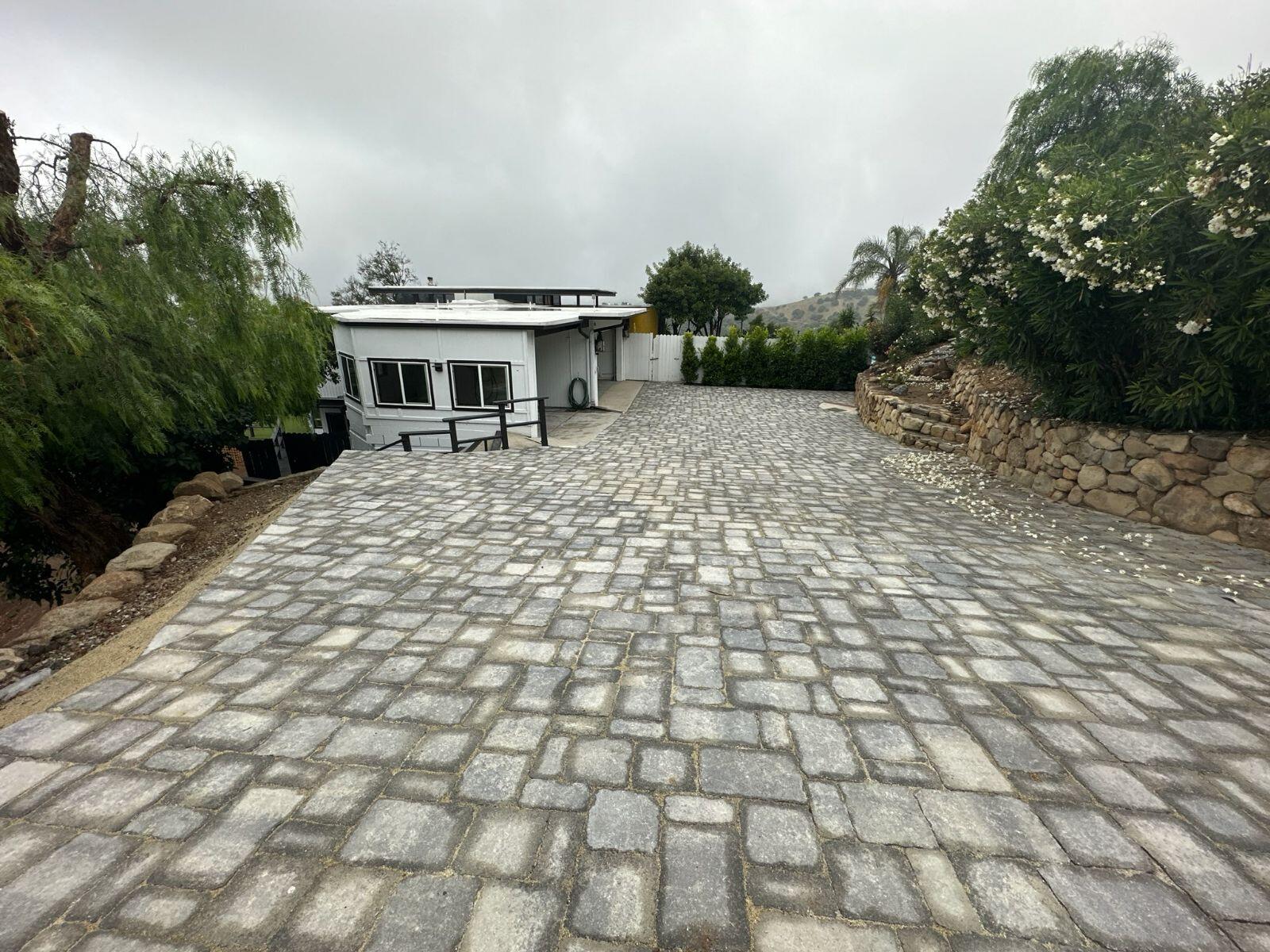 Santa Barbara, California 93105, United States, 5 Bedrooms Bedrooms, ,5 BathroomsBathrooms,Residential,Active,30585