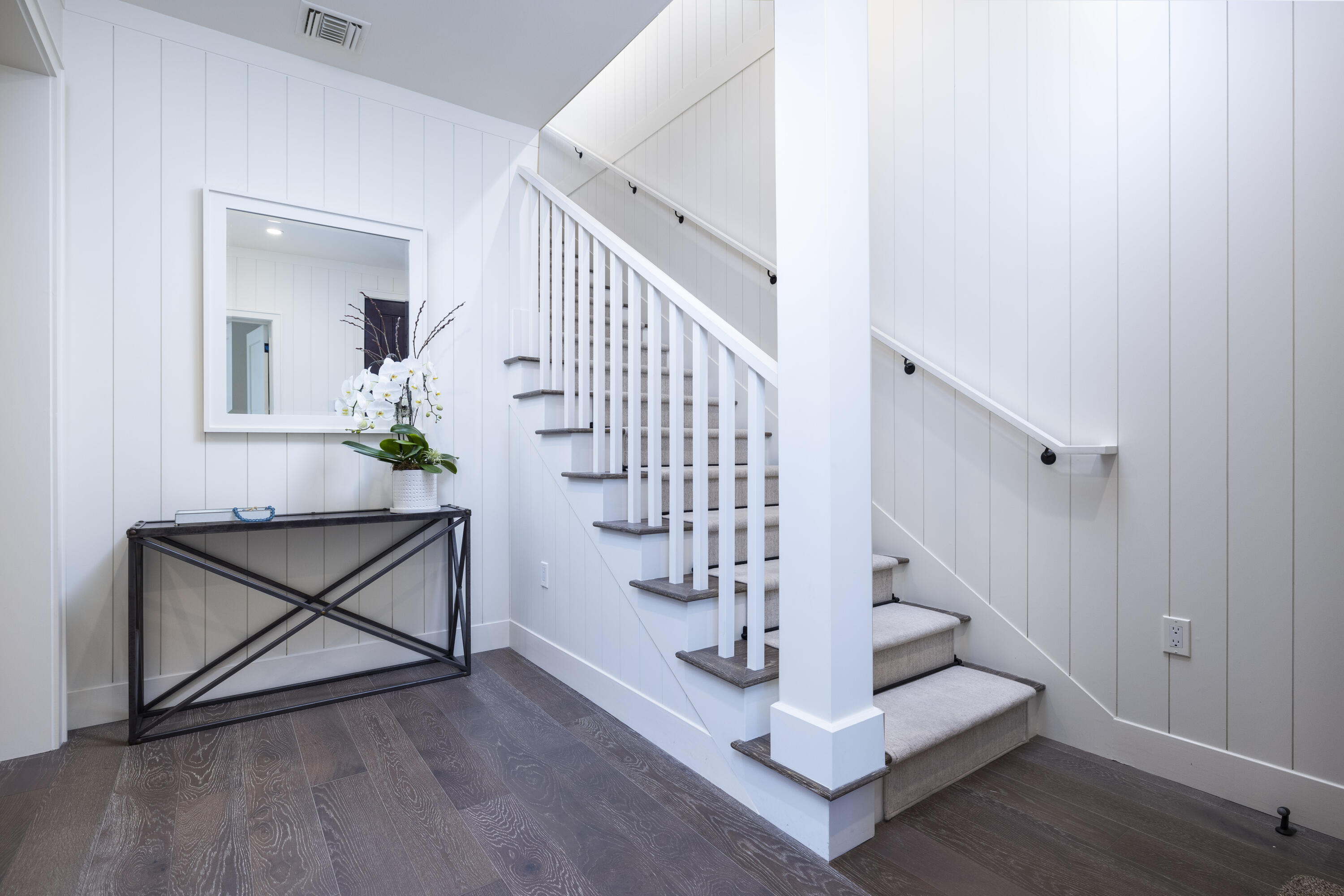 Santa Barbara, California 93101, United States, 3 Bedrooms Bedrooms, ,3 BathroomsBathrooms,Residential,Active,180992