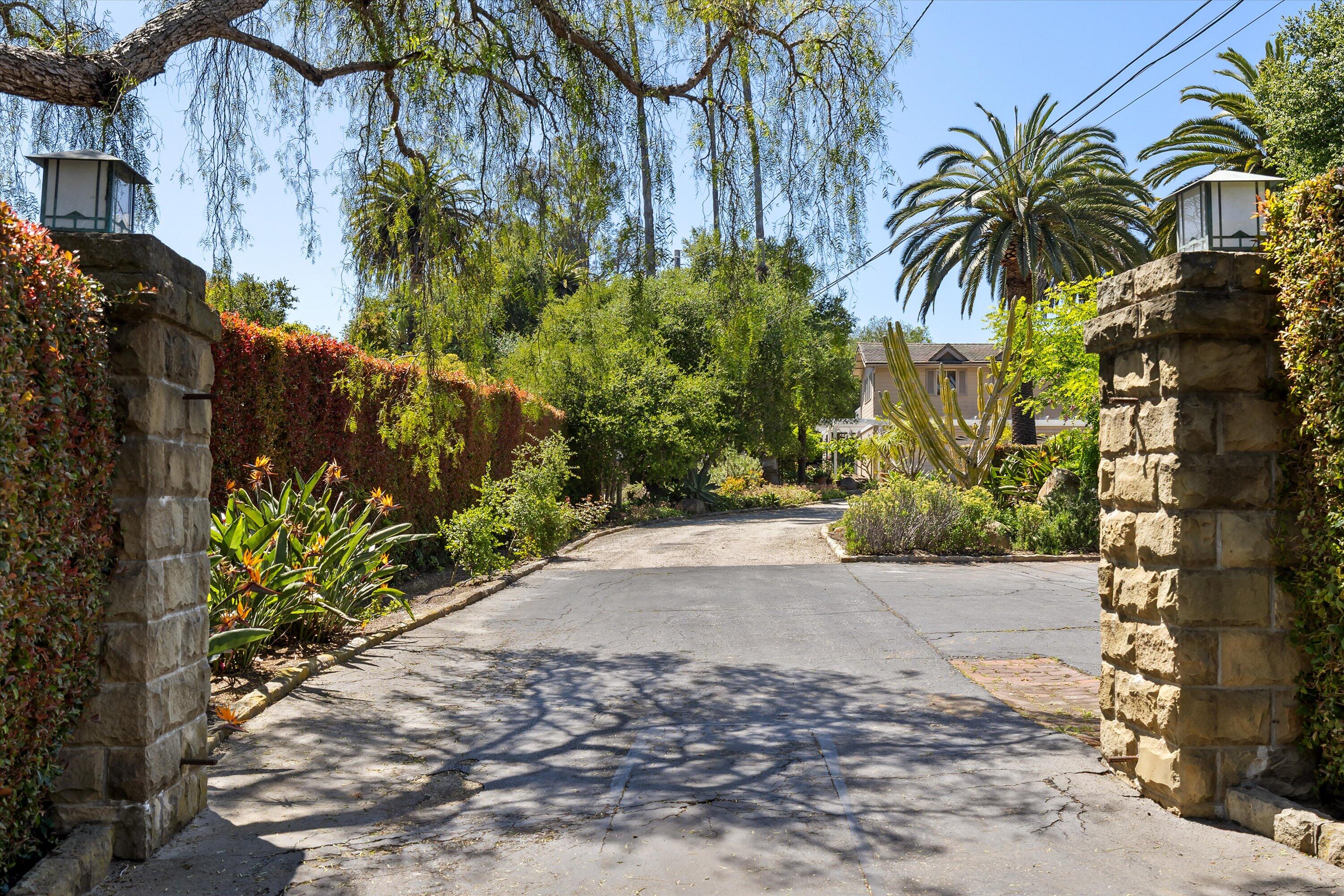 Montecito, California 93108, United States, 4 Bedrooms Bedrooms, ,4 BathroomsBathrooms,Residential,Pending,121643 Montecito, California 93108, United States, 4 Bedrooms Bedrooms, ,4 BathroomsBathrooms,Residential,Pending,121643