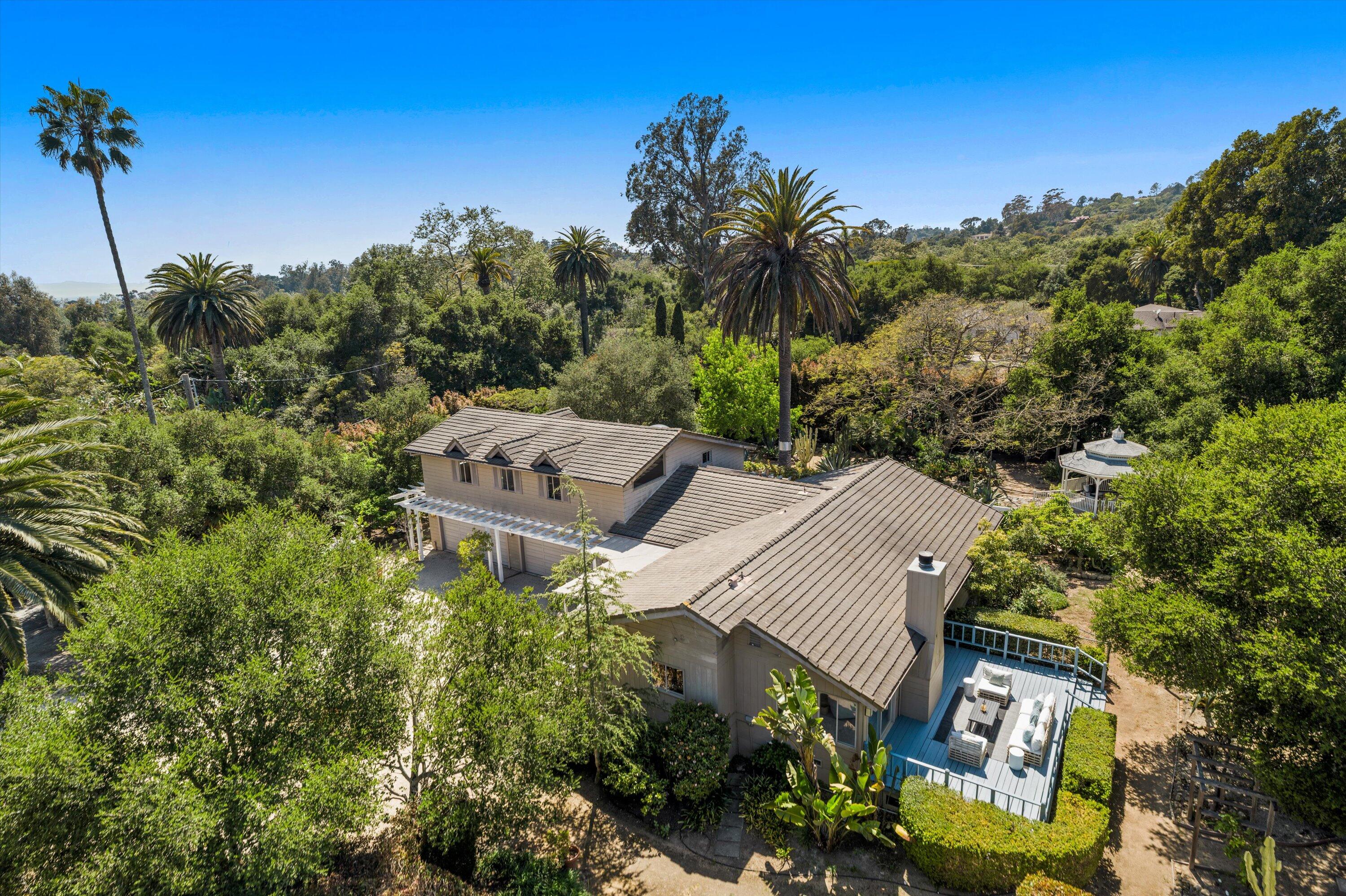 Montecito, California 93108, United States, 4 Bedrooms Bedrooms, ,4 BathroomsBathrooms,Residential,Pending,121643
