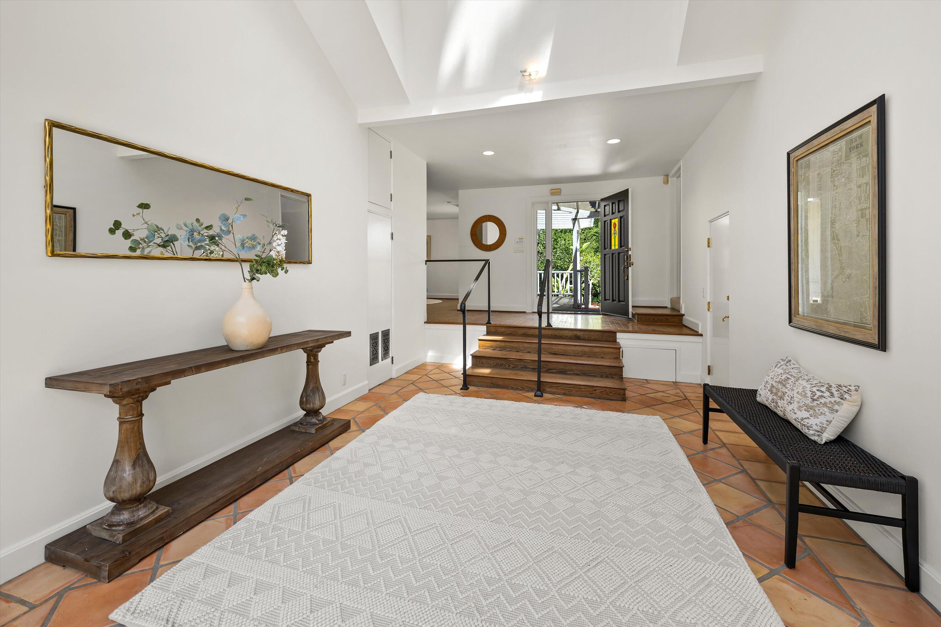 Montecito, California 93108, United States, 4 Bedrooms Bedrooms, ,4 BathroomsBathrooms,Residential,Pending,121643