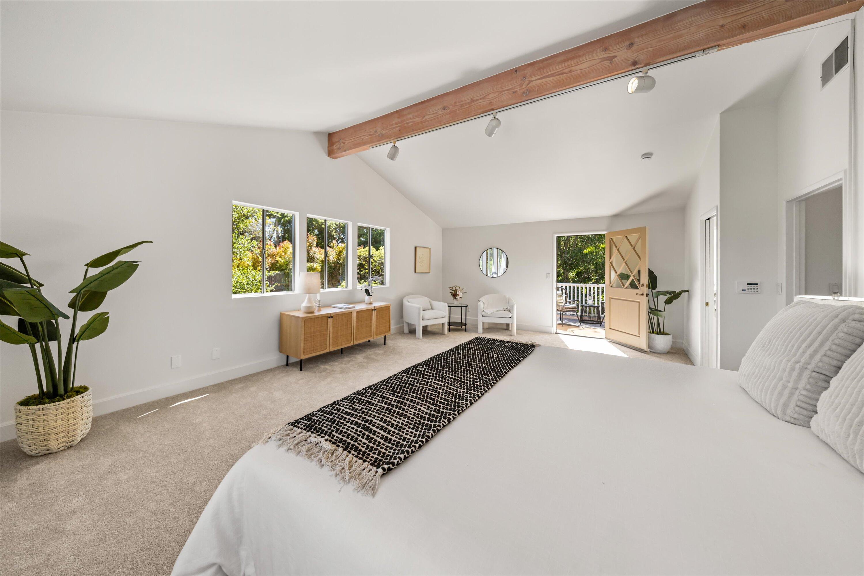 Montecito, California 93108, United States, 4 Bedrooms Bedrooms, ,4 BathroomsBathrooms,Residential,Pending,121643