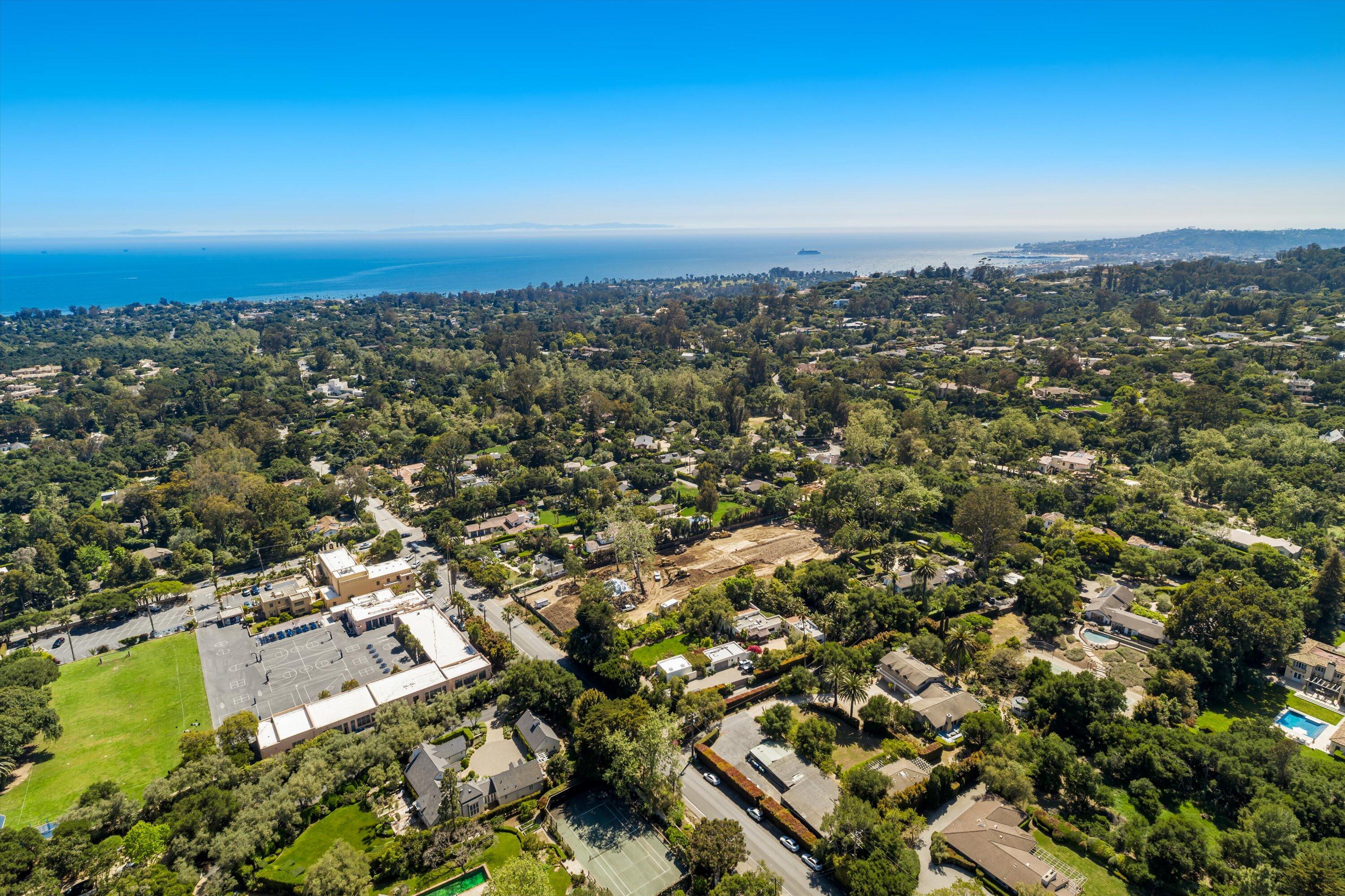 Montecito, California 93108, United States, 4 Bedrooms Bedrooms, ,4 BathroomsBathrooms,Residential,Pending,121643